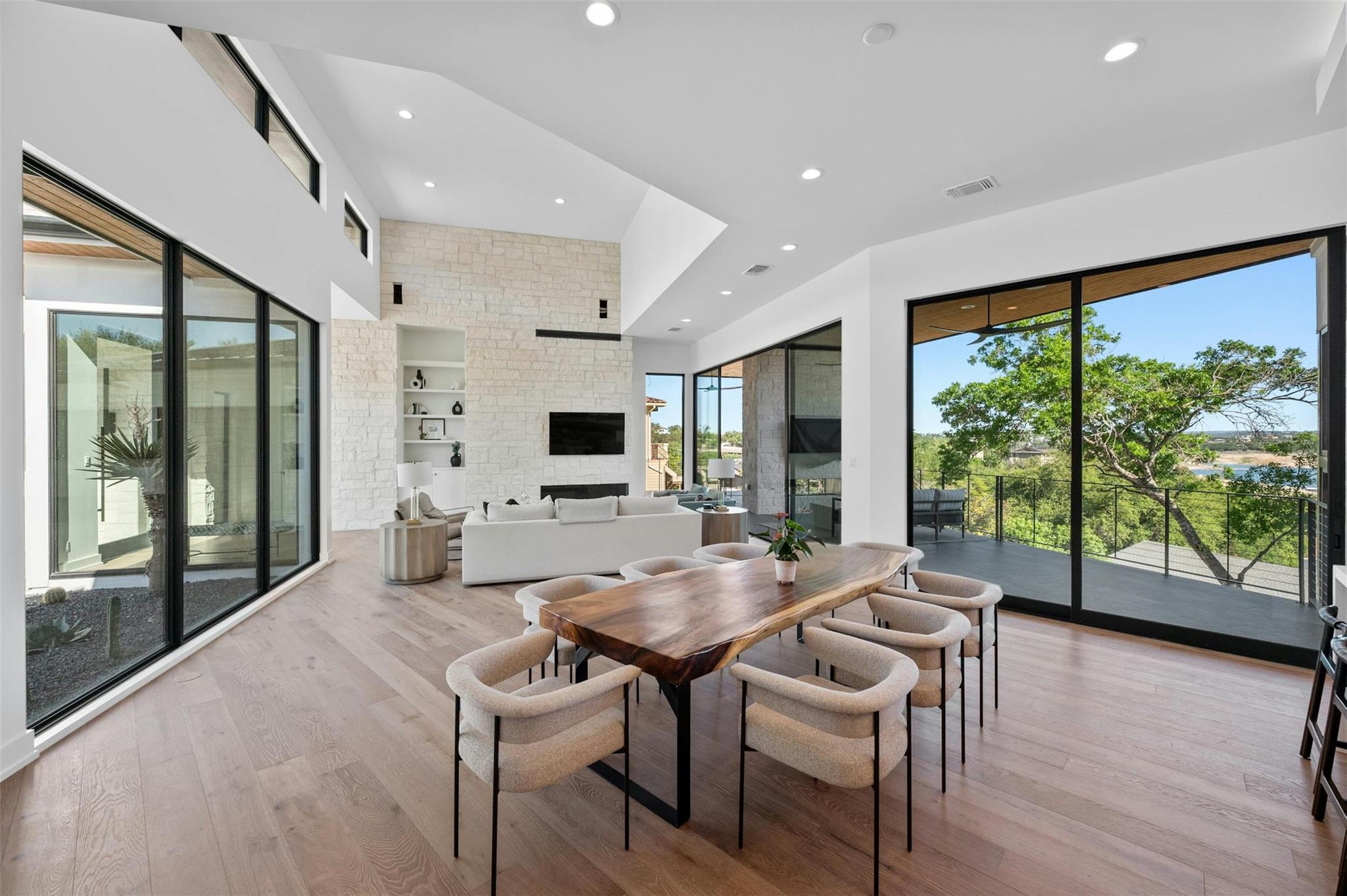 806 Sunfish St, Lakeway, TX 78734