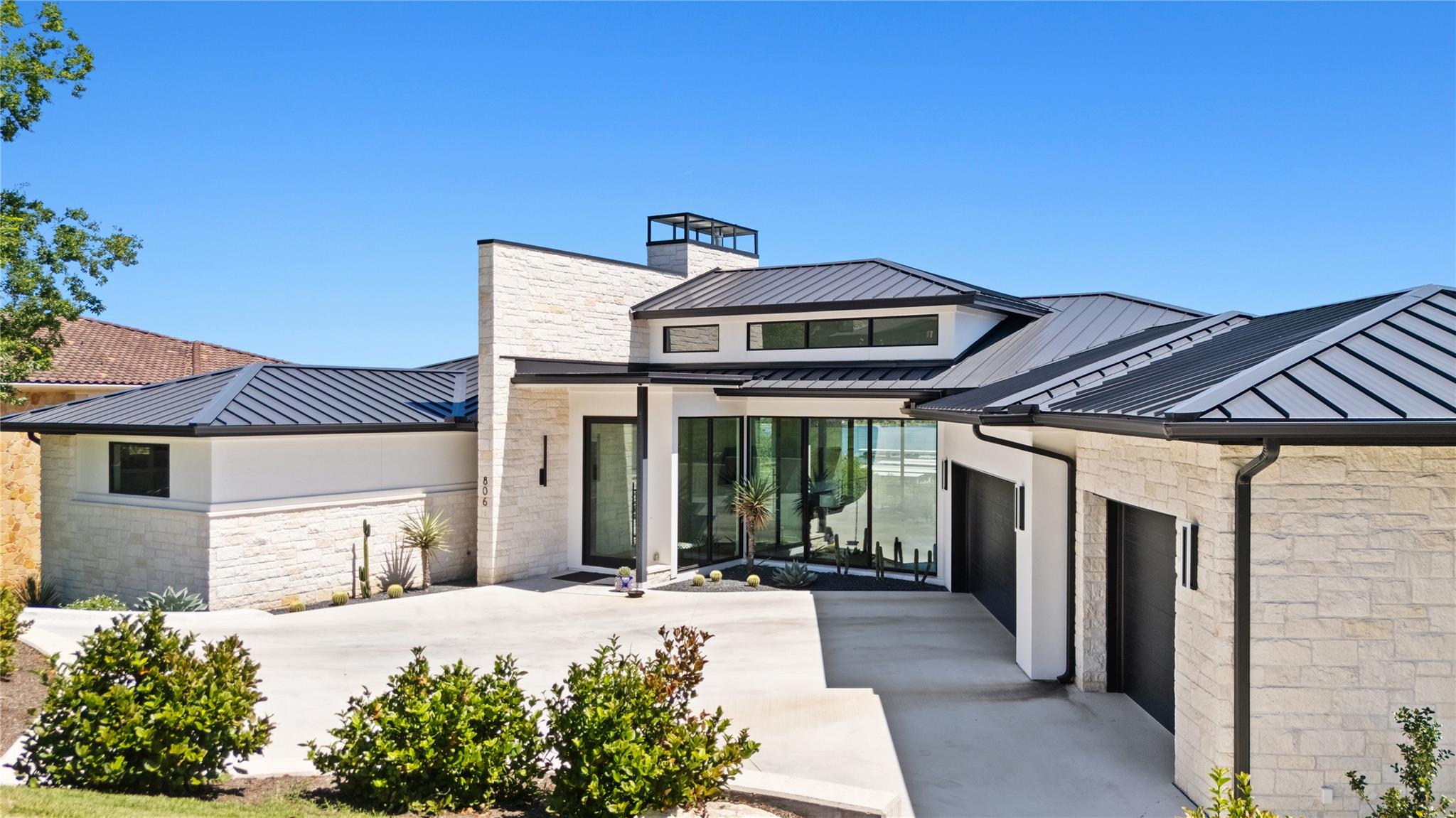 806 Sunfish St, Lakeway, TX 78734