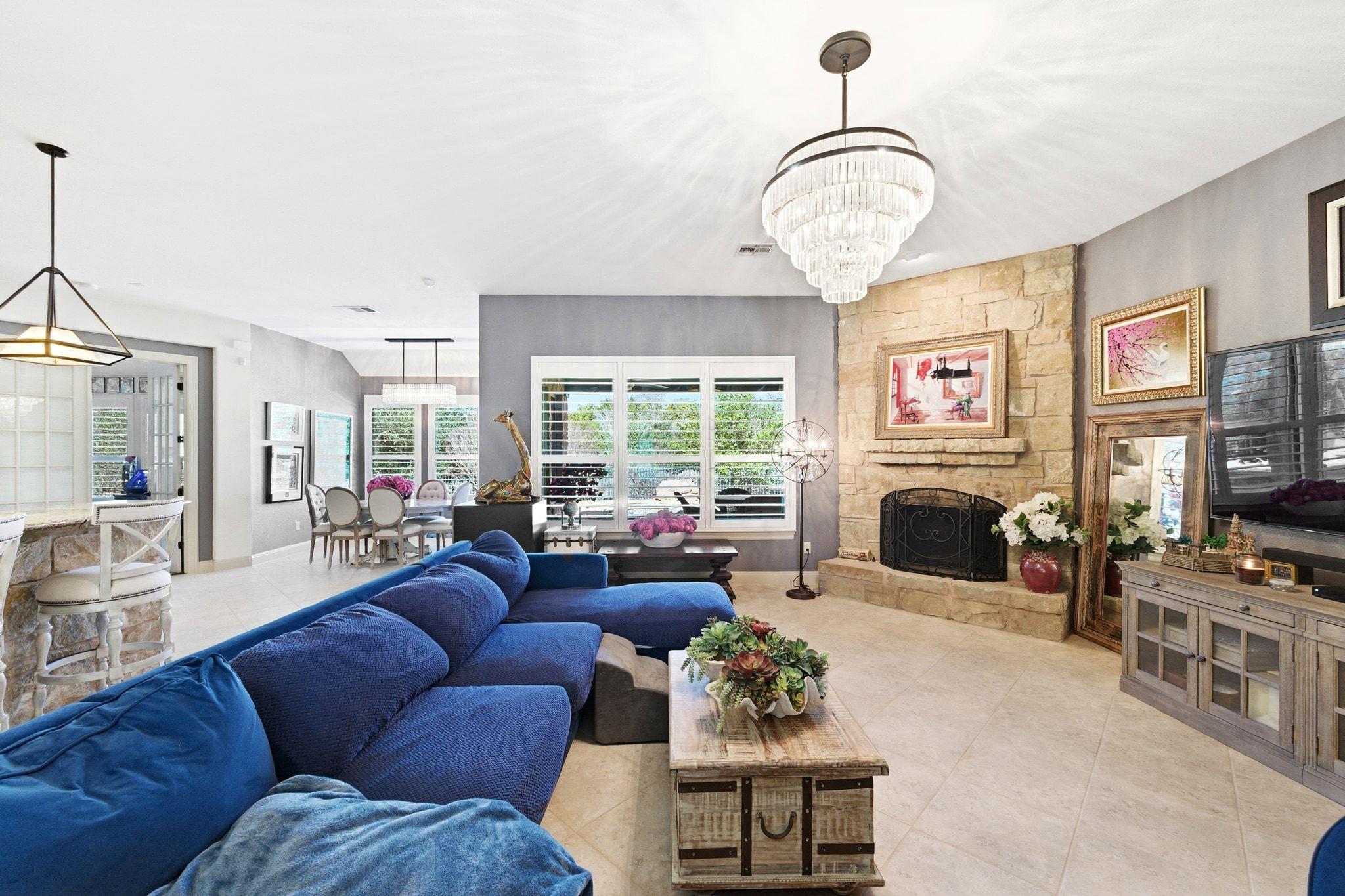 390 Hawthorne Loop, Driftwood, TX 78619