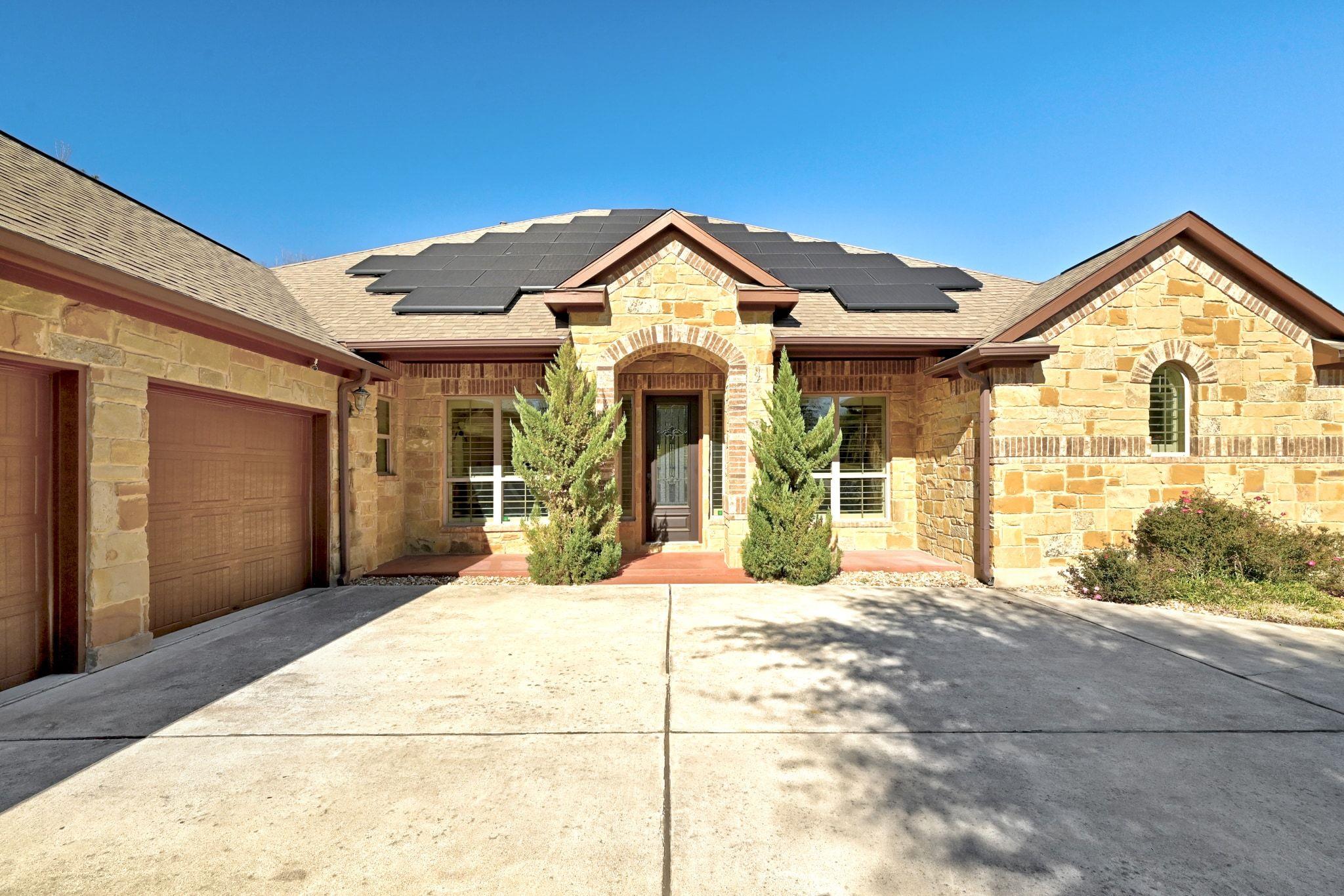 390 Hawthorne Loop, Driftwood, TX 78619