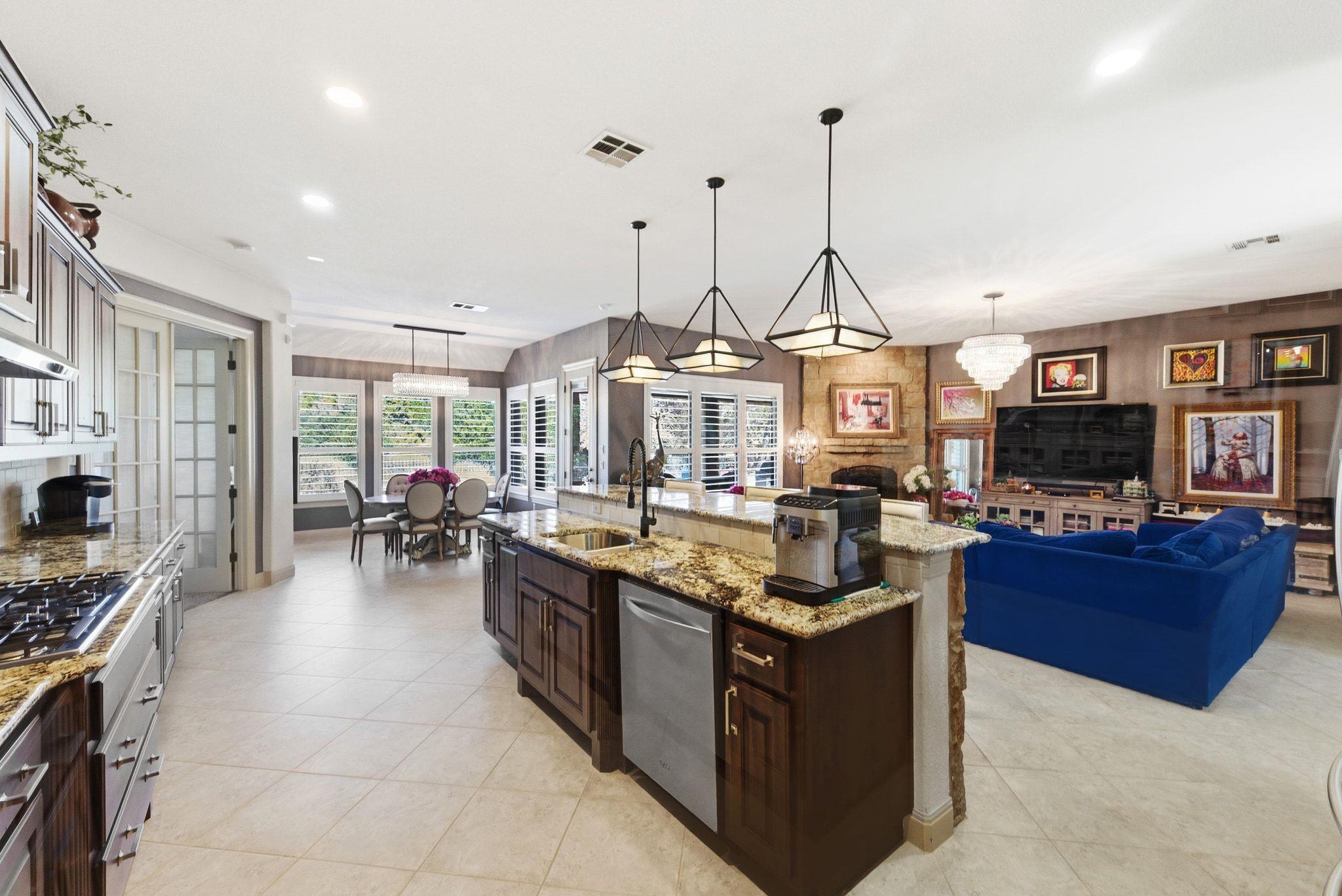 390 Hawthorne Loop, Driftwood, TX 78619