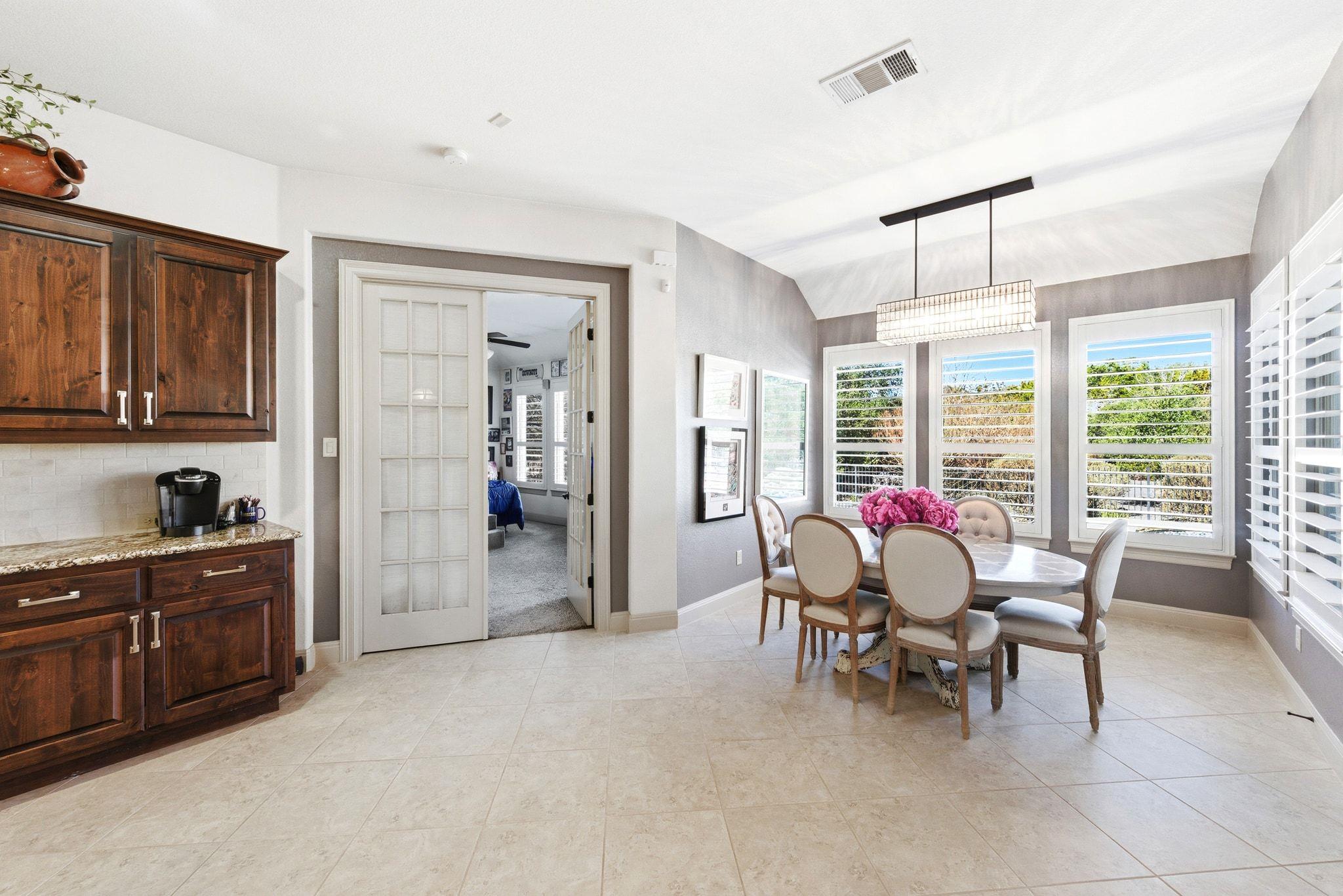 390 Hawthorne Loop, Driftwood, TX 78619