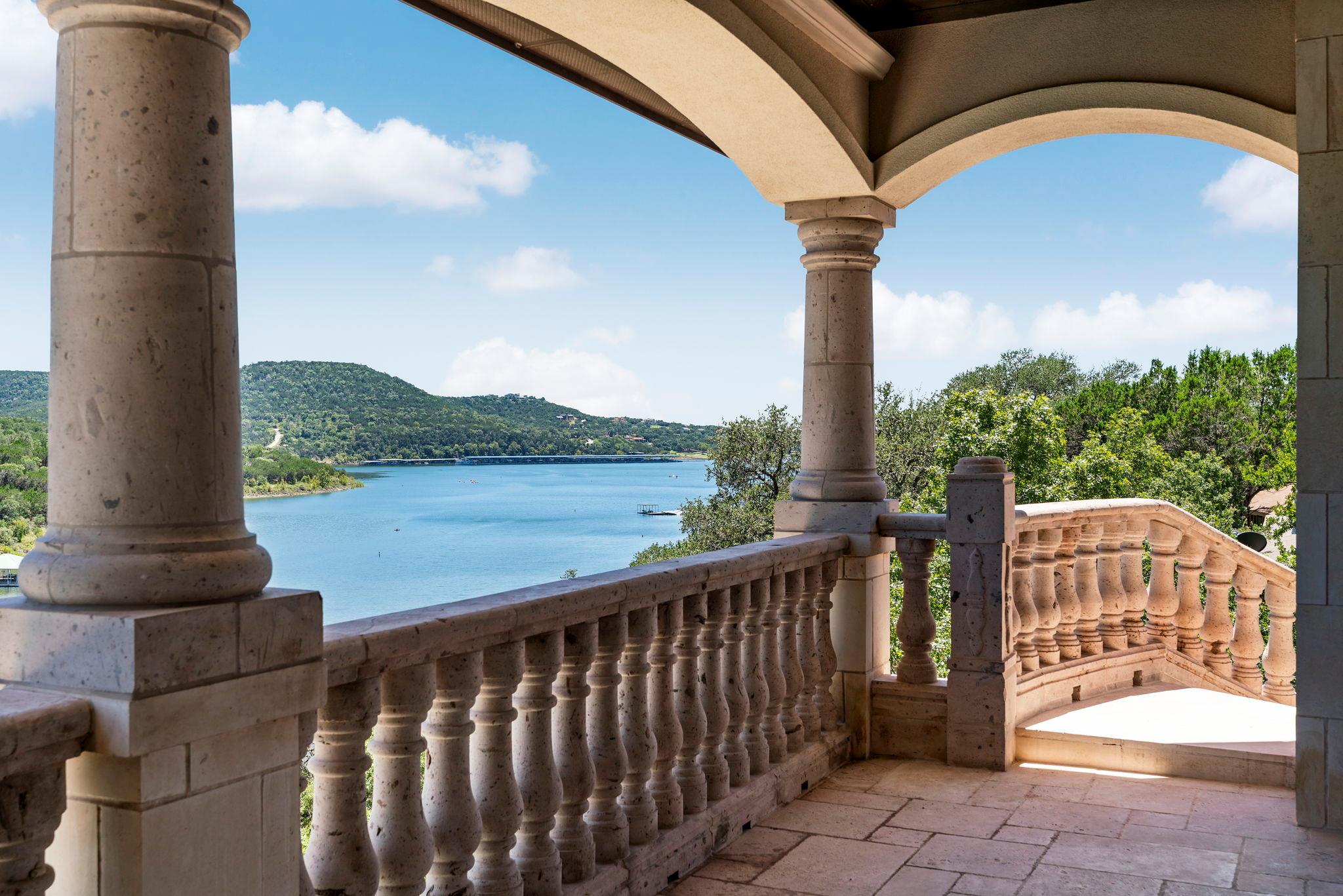 17011 E Darleen Dr, Leander, TX 78641