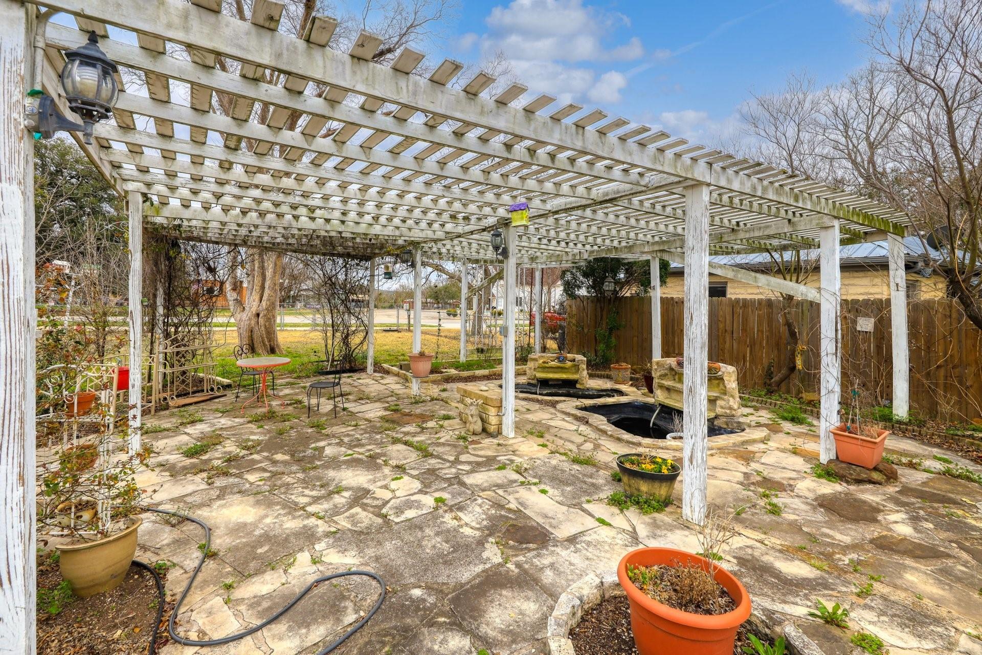 804 Main St, Liberty Hill, TX 78642