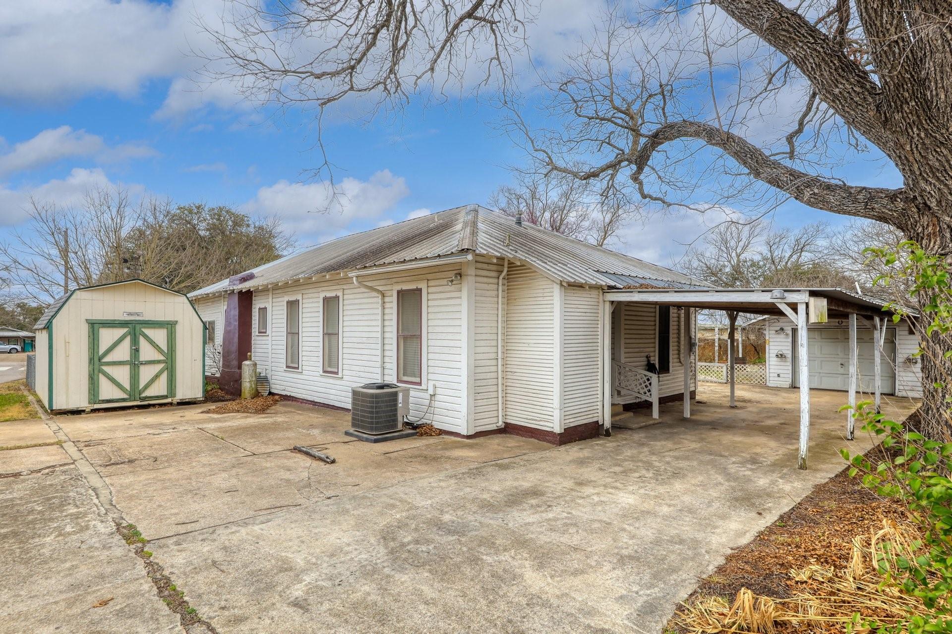 804 Main St, Liberty Hill, TX 78642