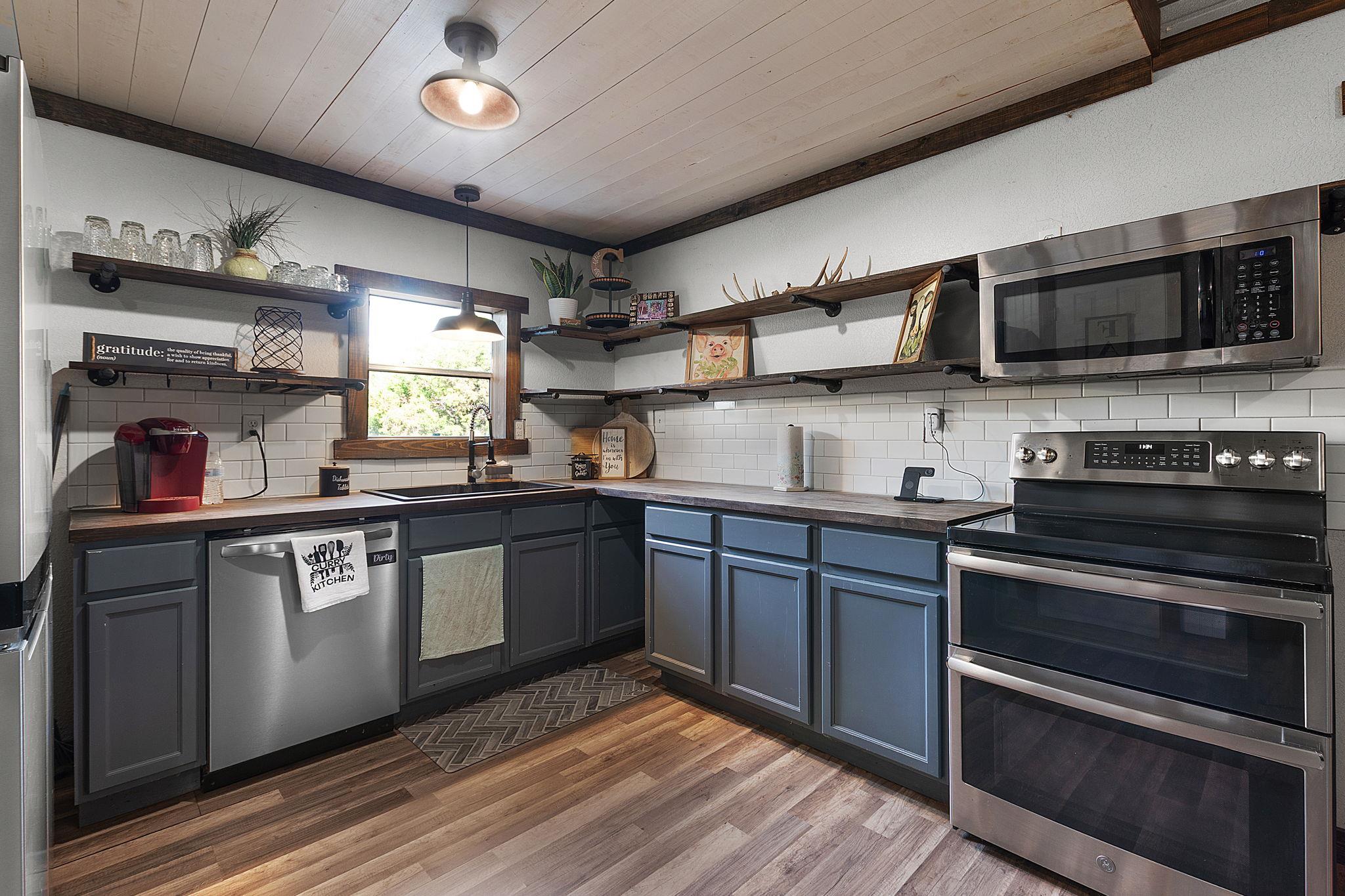 407 Windmill Rd, Burnet, TX 78611