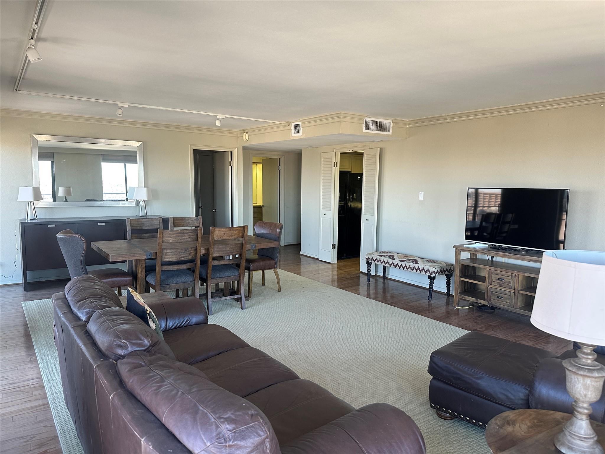 1122 Colorado St # 1902, Austin, TX 78701