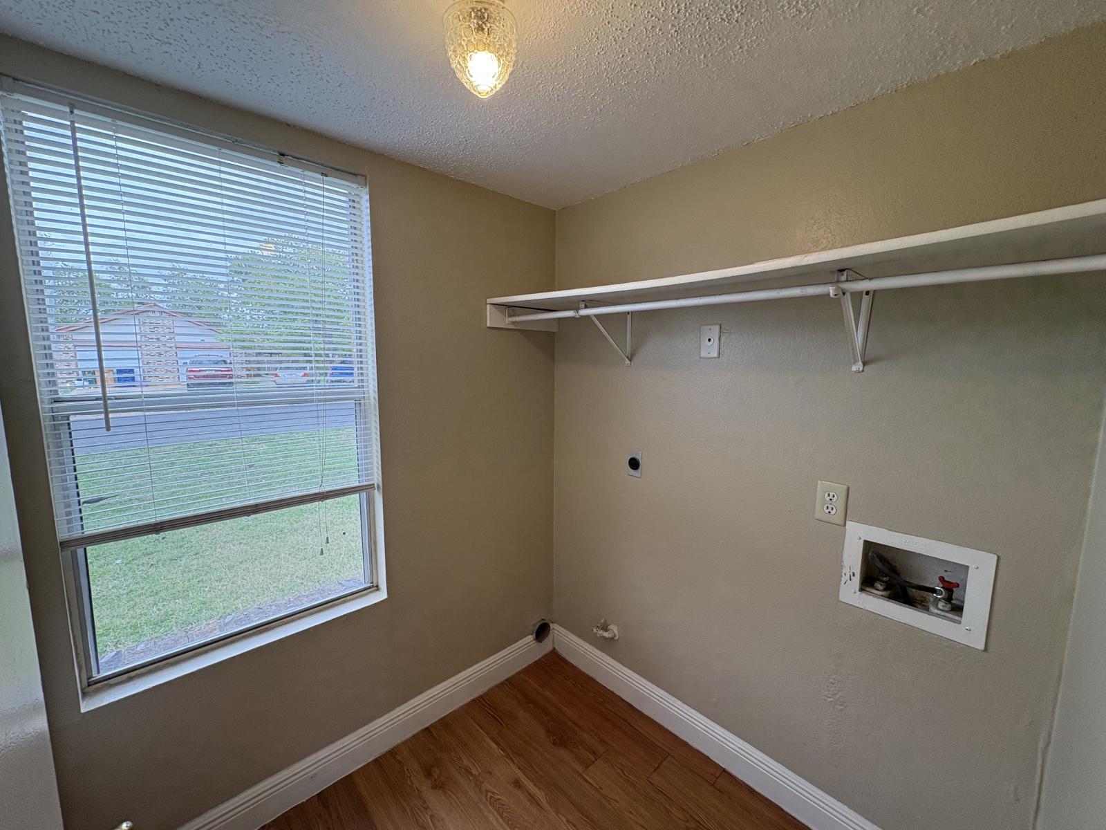 9609 Bear Paw Trl # A, Del Valle, TX 78617