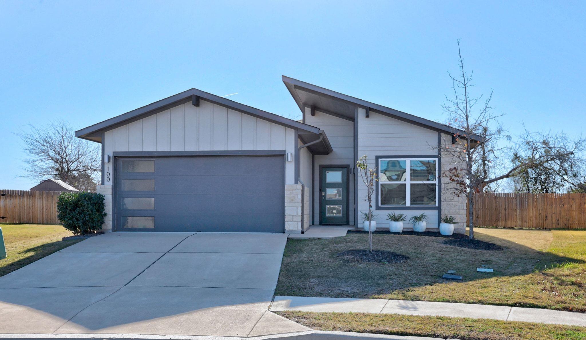 100 Deserti Rd, Leander, TX 78641