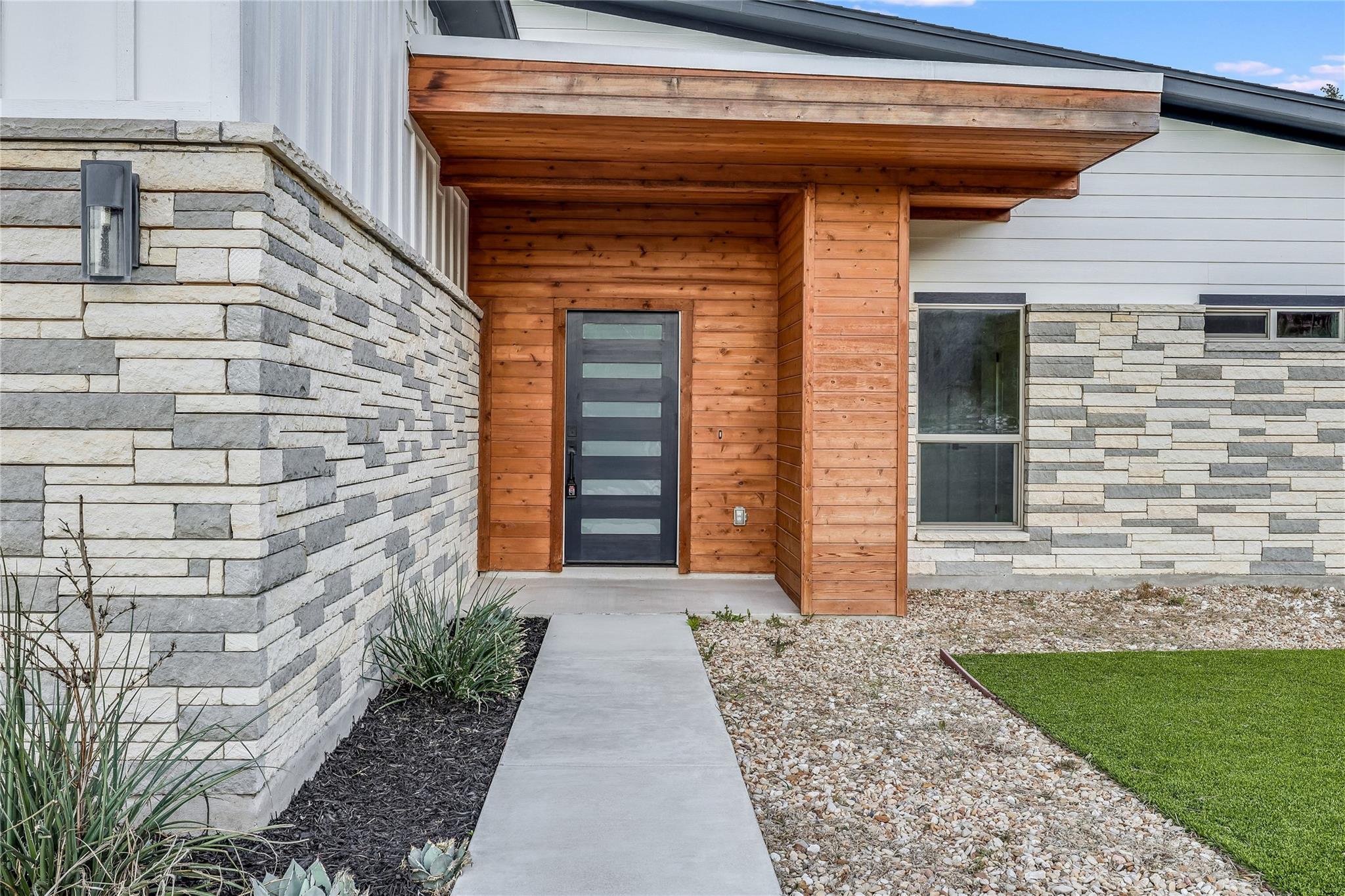 8631 Big Horn Cir, Lago Vista, TX 78645