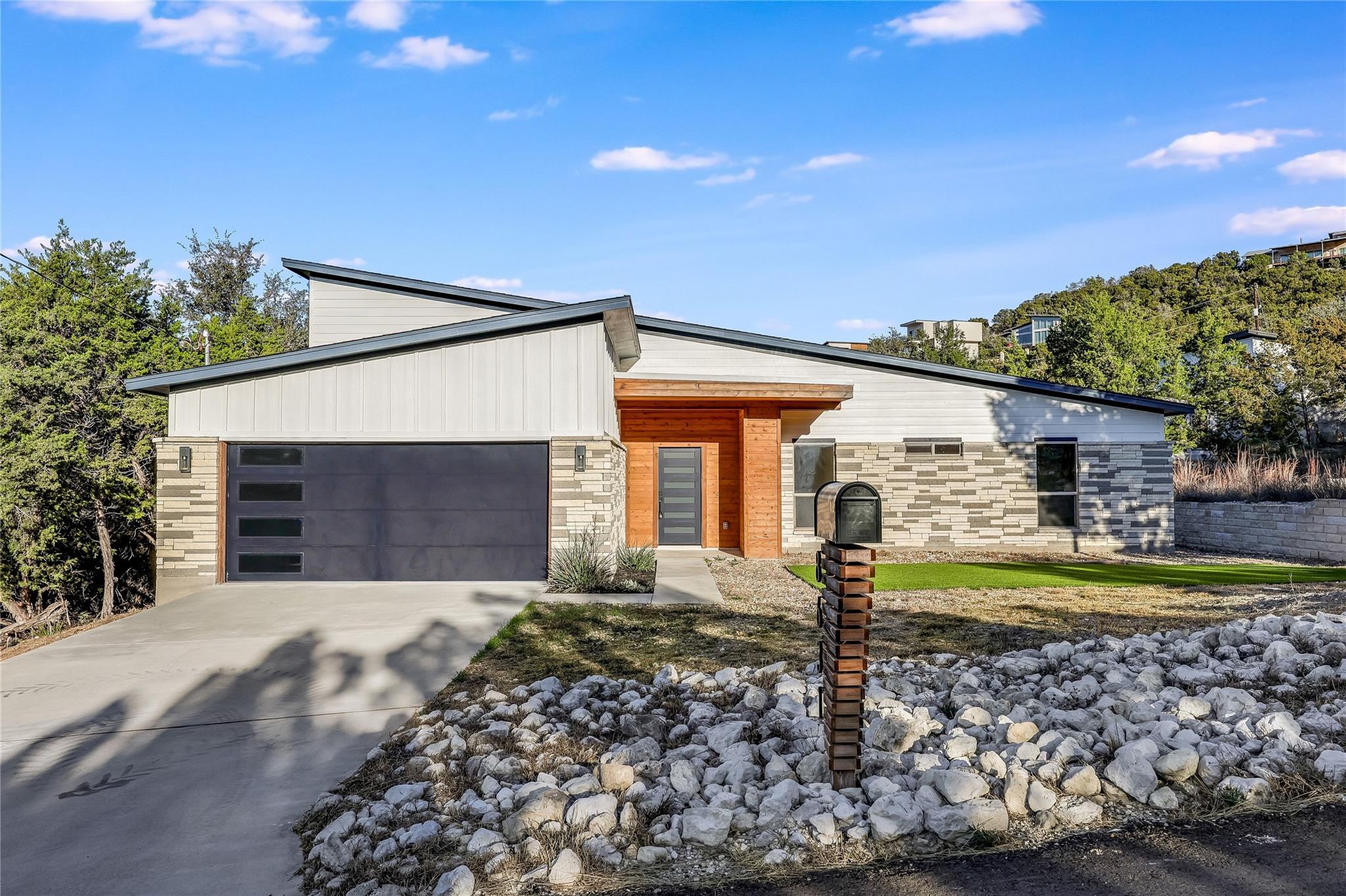 8631 Big Horn Cir, Lago Vista, TX 78645