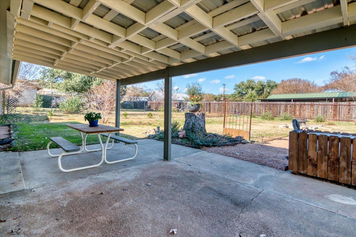 1236 Martin St, Mason, TX 76856