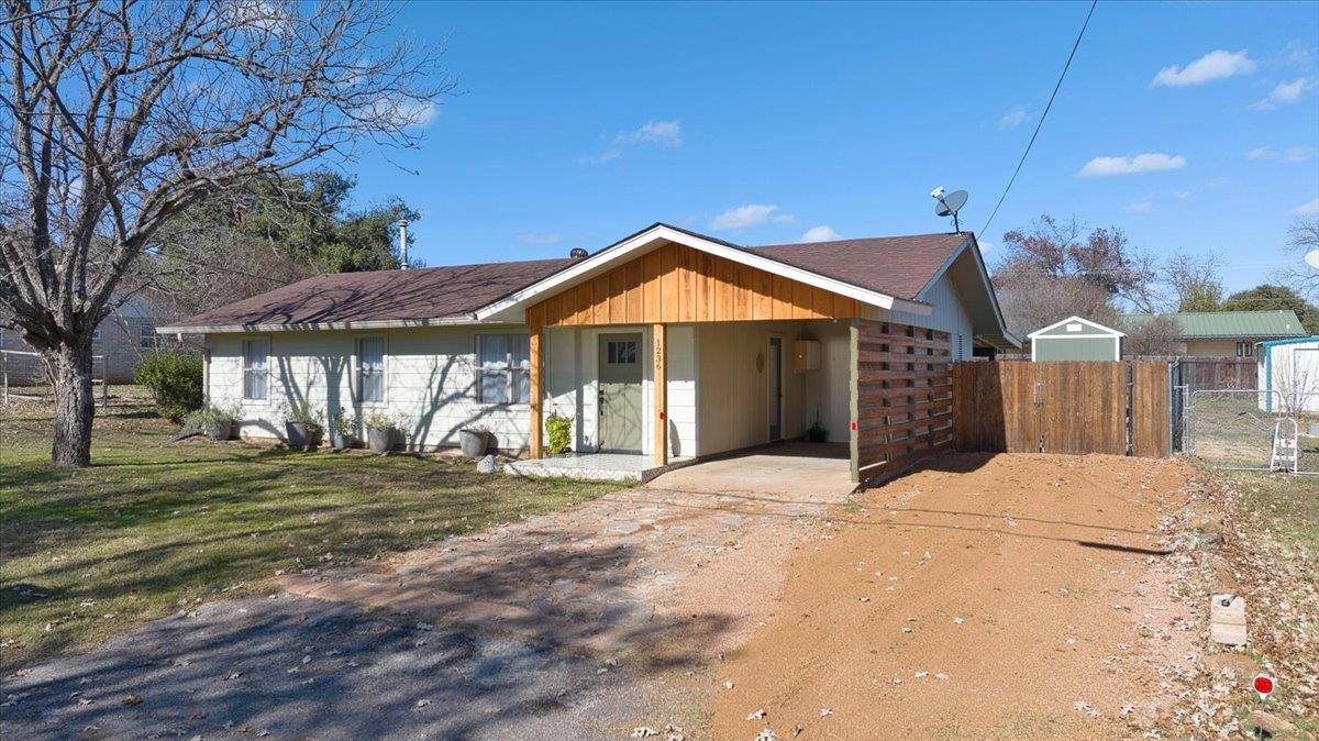 1236 Martin St, Mason, TX 76856