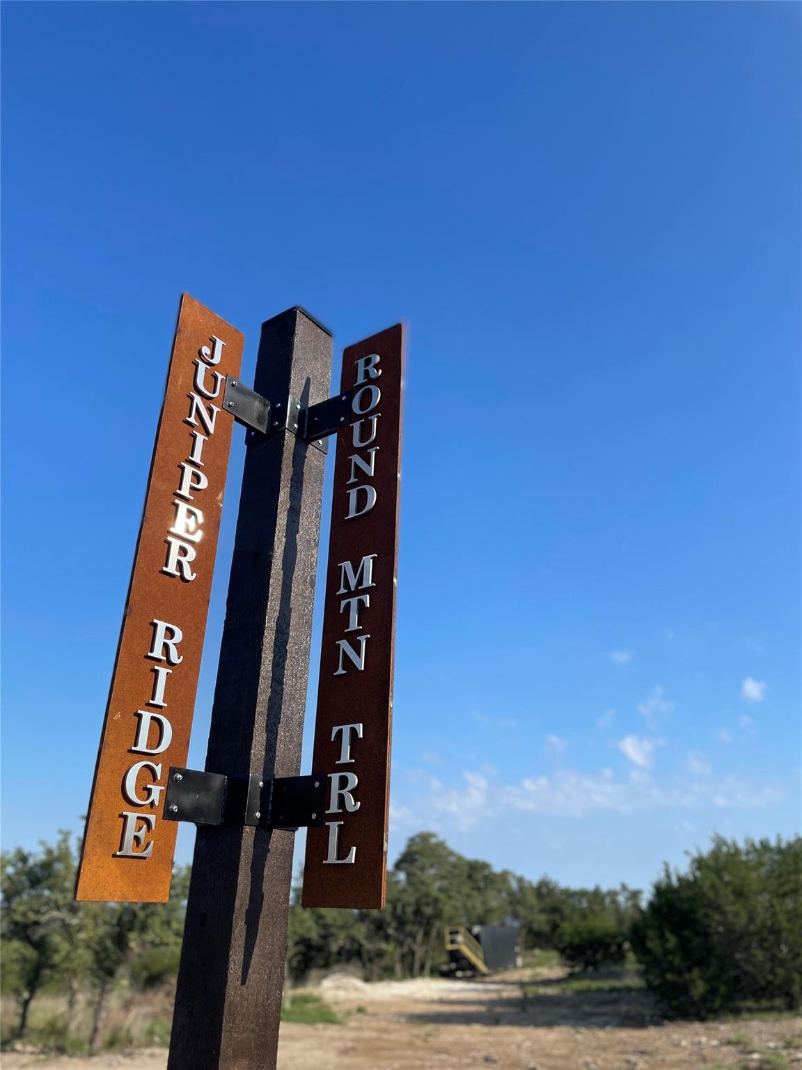 682 Evergreen Cir, Round Mountain, TX 78663