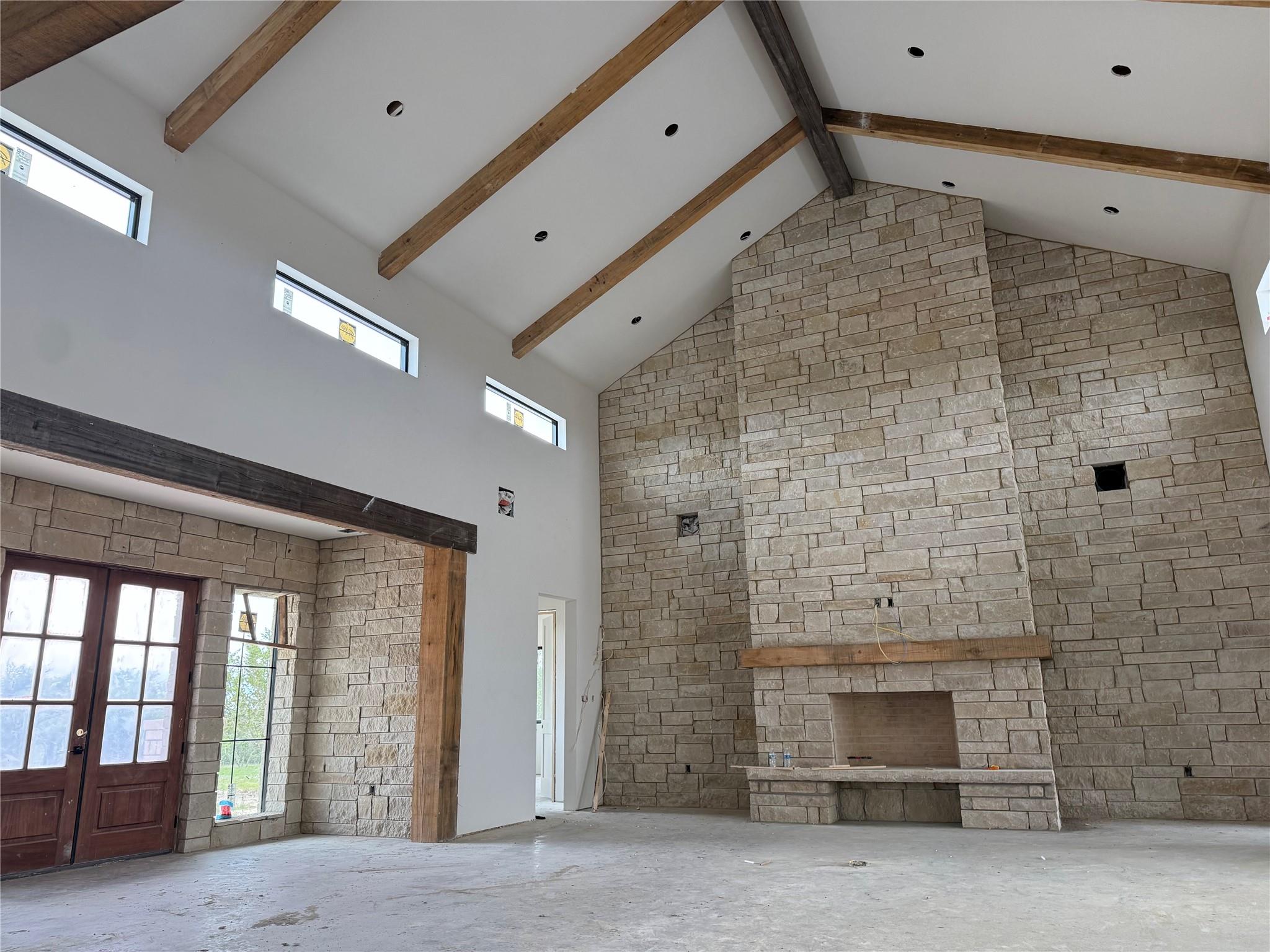 682 Evergreen Cir, Round Mountain, TX 78663