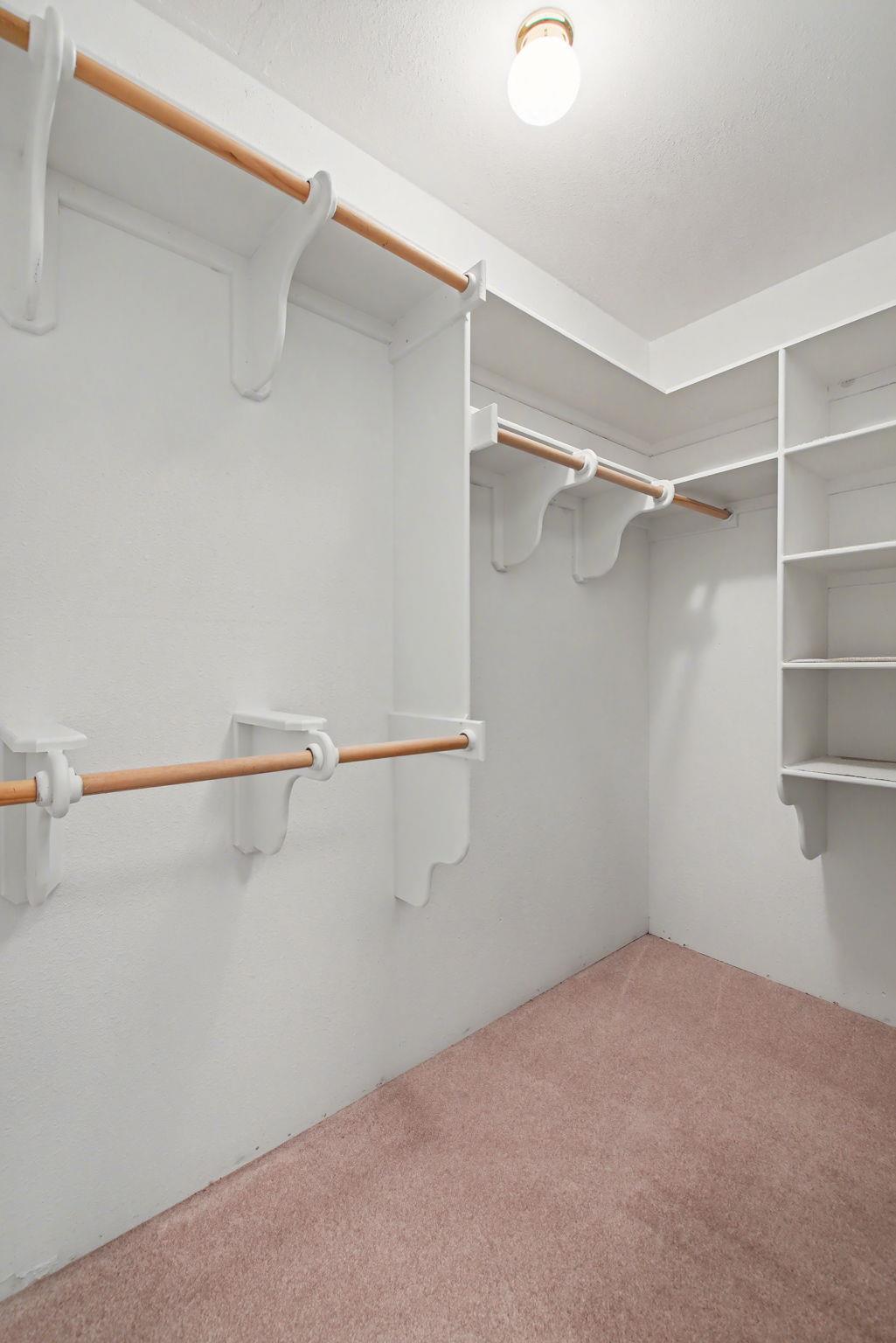 1720 Greenwood Ln, Kingsland, TX 78639