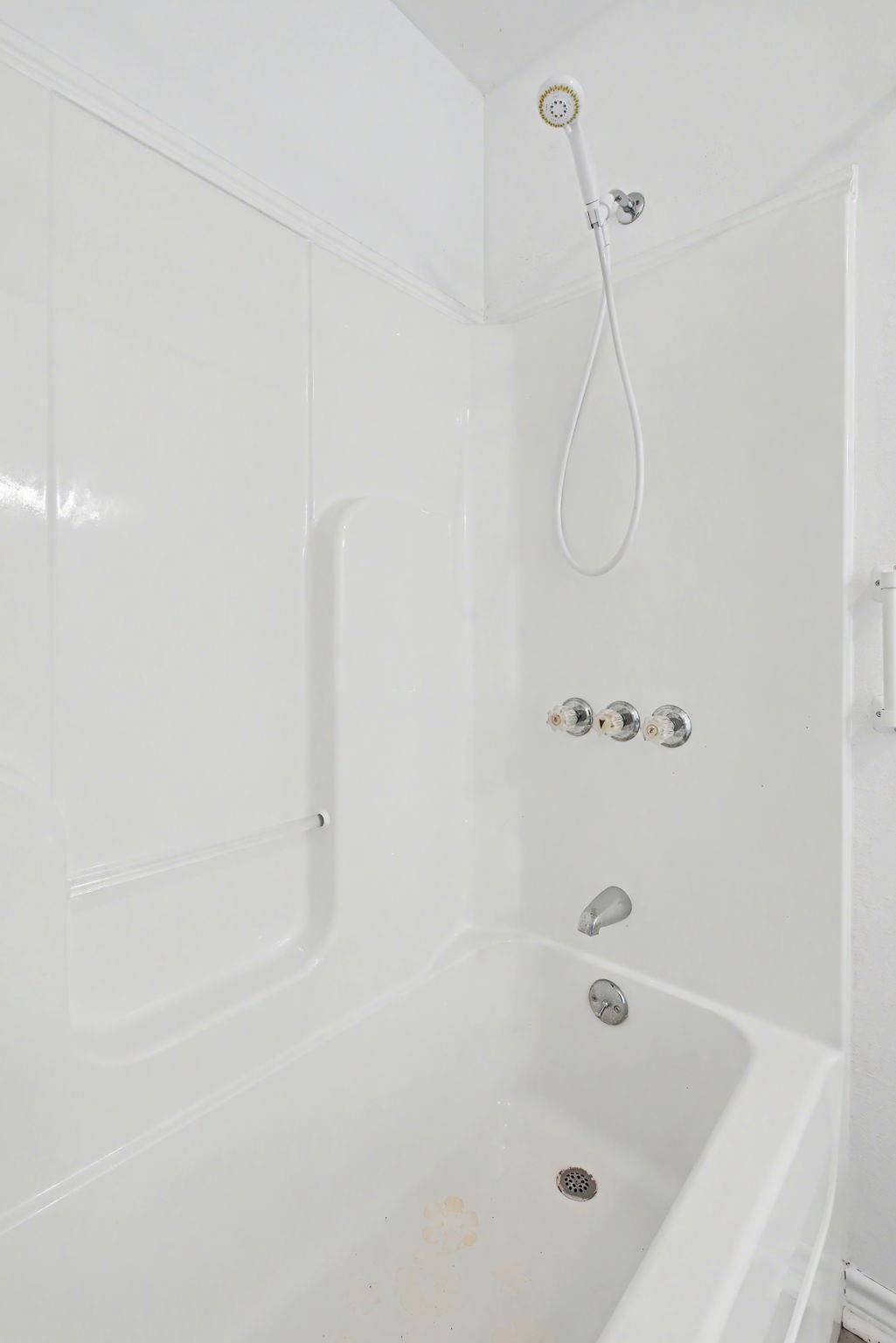 1720 Greenwood Ln, Kingsland, TX 78639