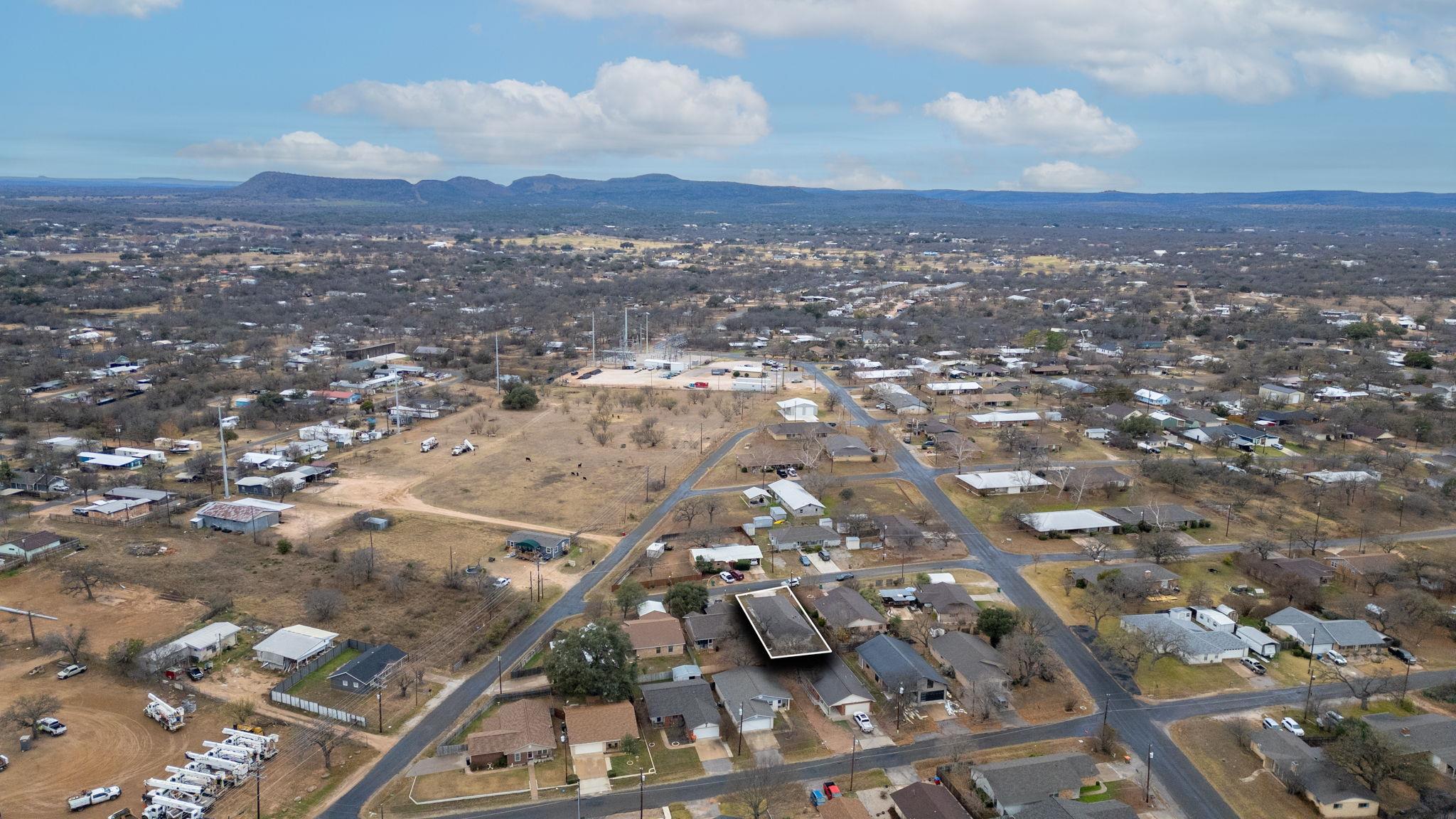 1720 Greenwood Ln, Kingsland, TX 78639