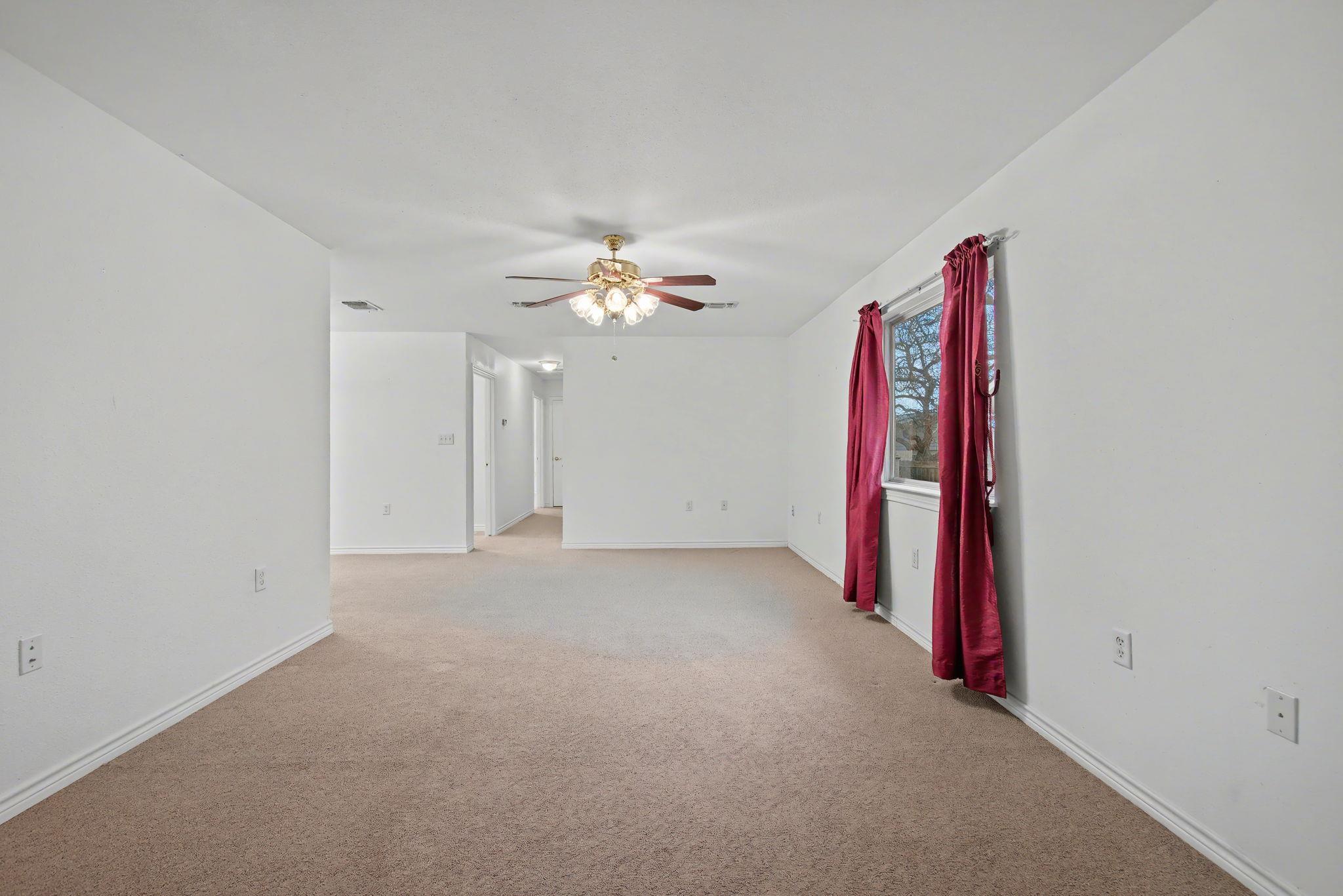 1720 Greenwood Ln, Kingsland, TX 78639