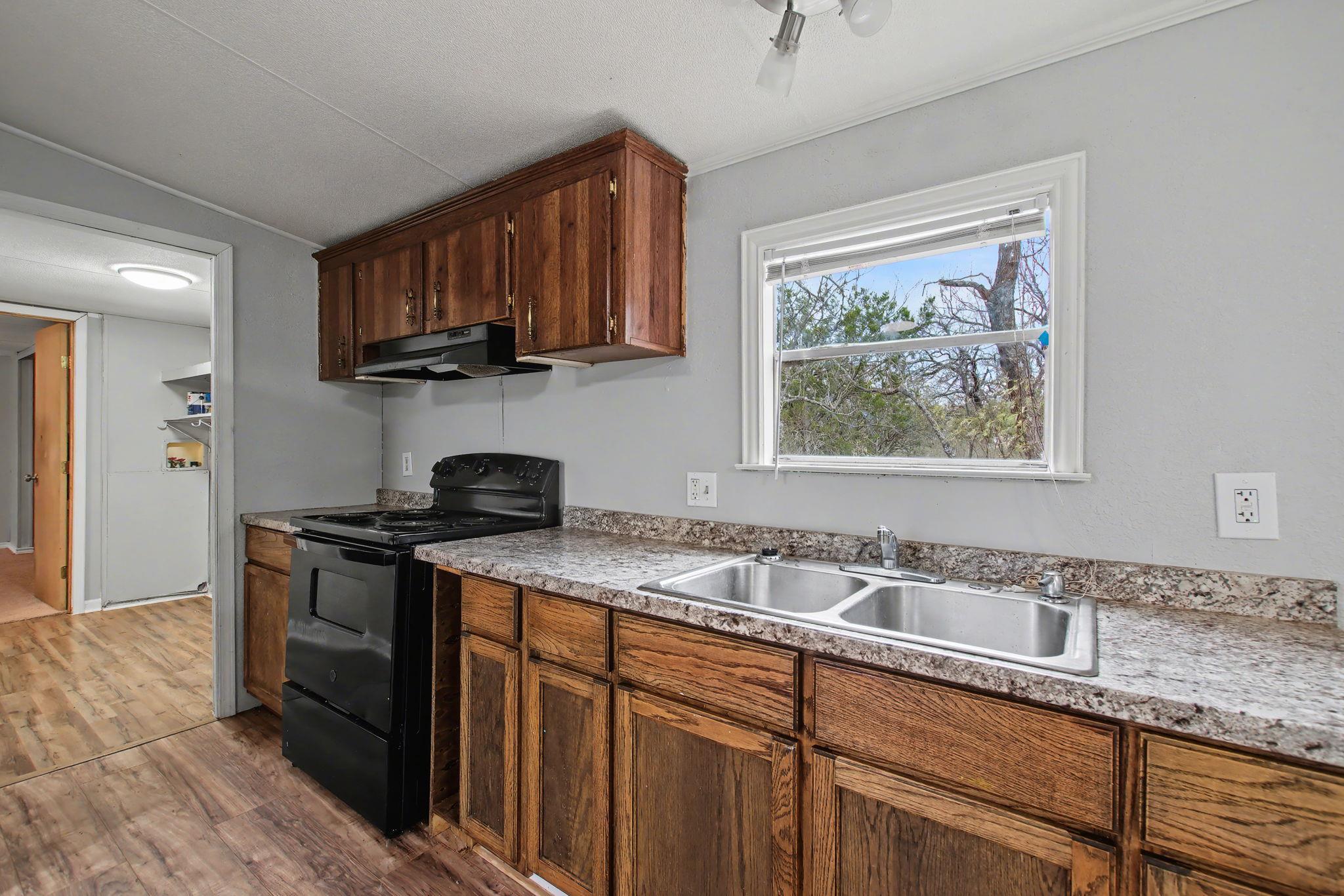 919 Austin St, Kingsland, TX 78639