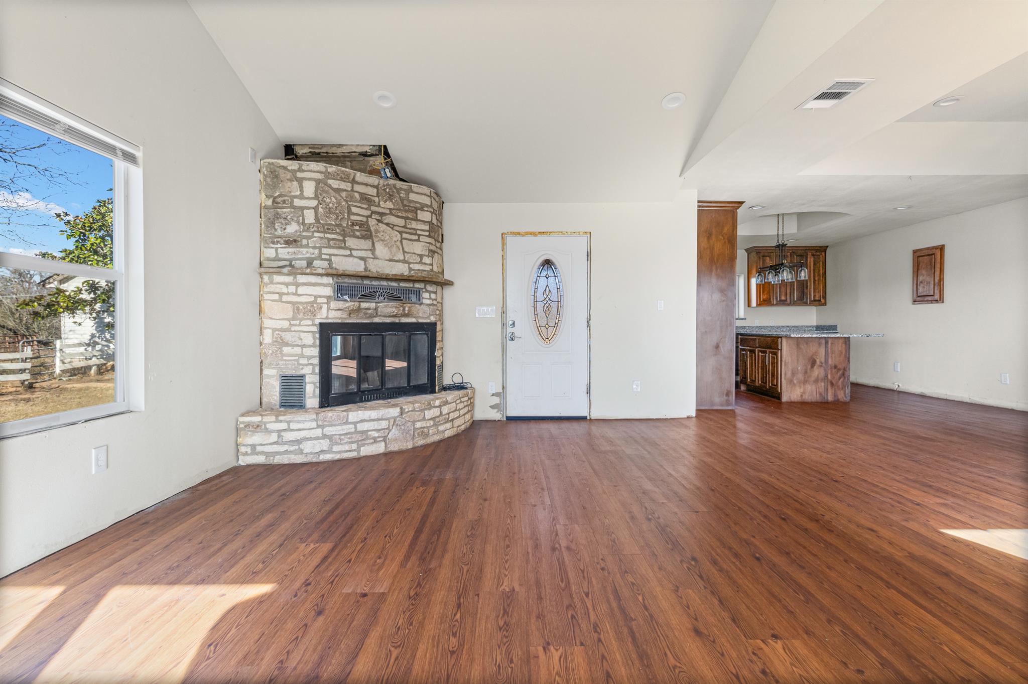 222 Pope Bnd N, Cedar Creek, TX 78612