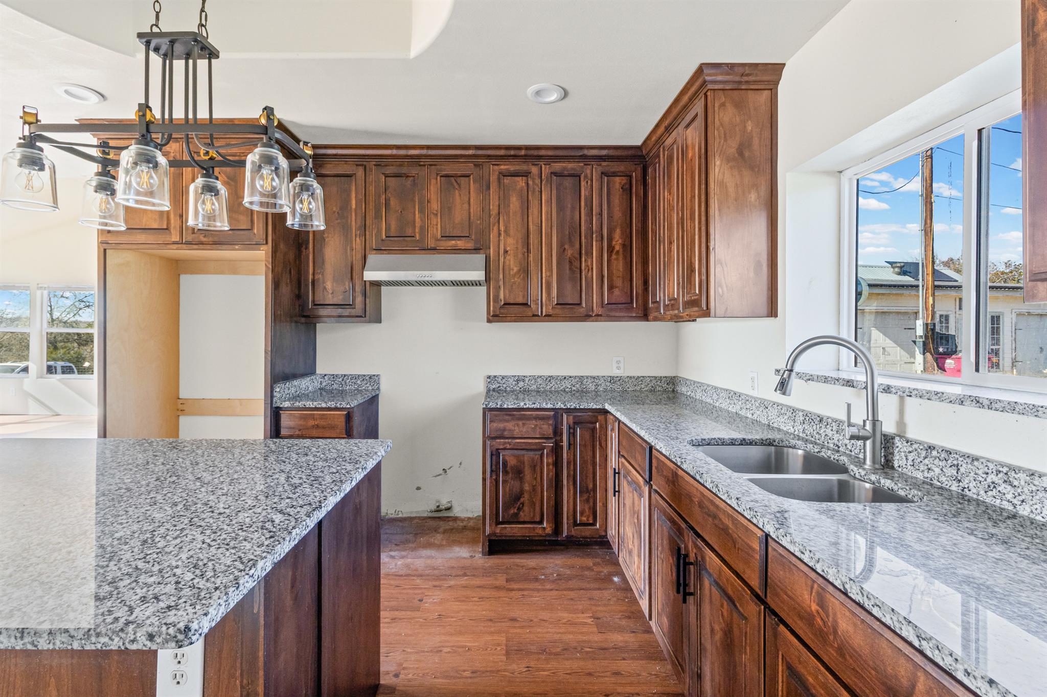 222 Pope Bnd N, Cedar Creek, TX 78612