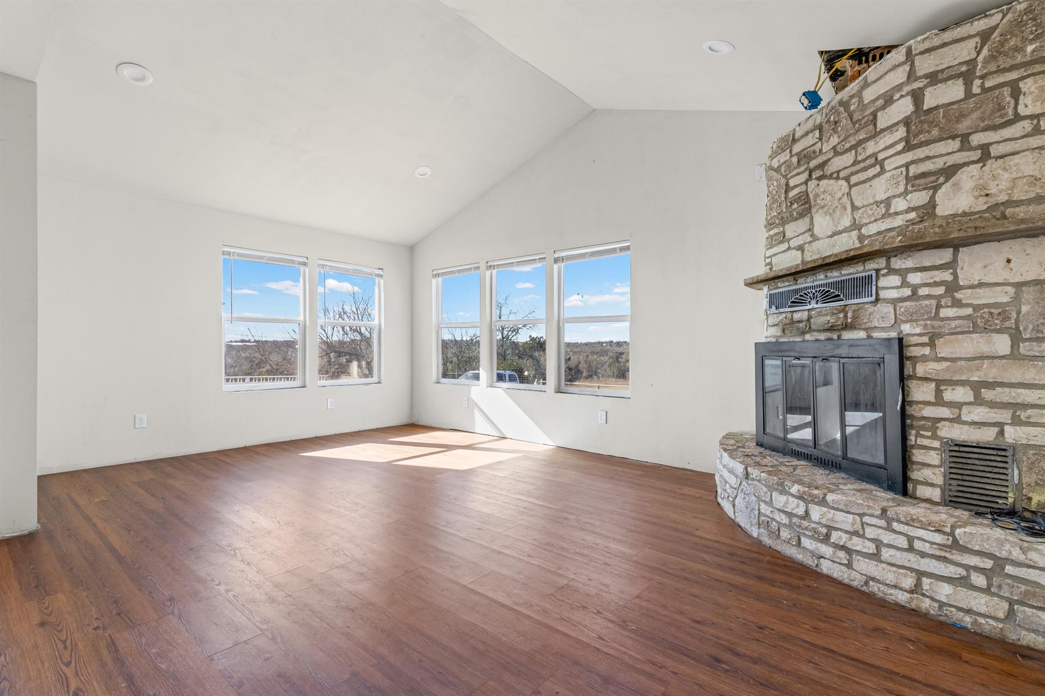 222 Pope Bnd N, Cedar Creek, TX 78612