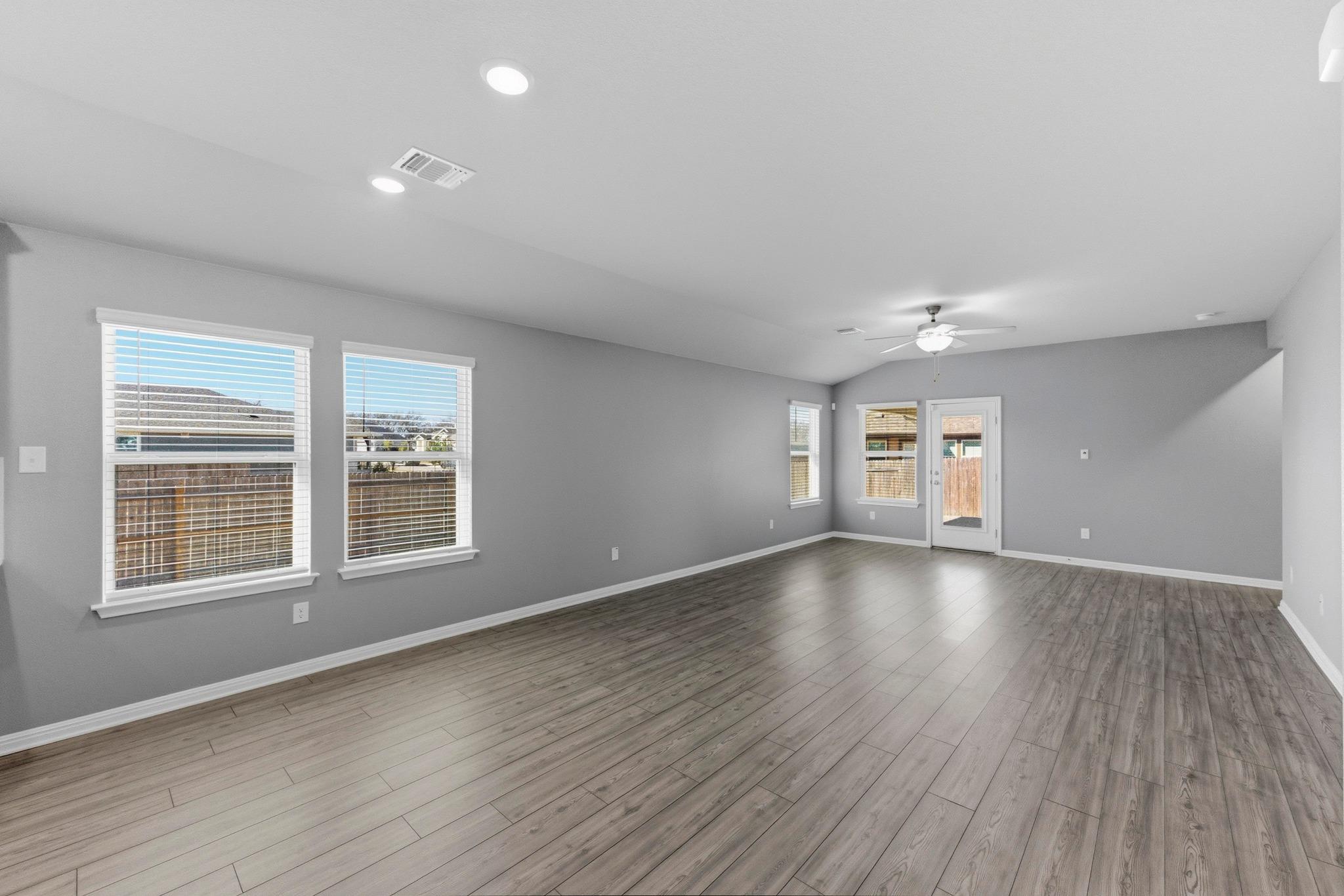 100 Javans Nest, Cedar Creek, TX 78612