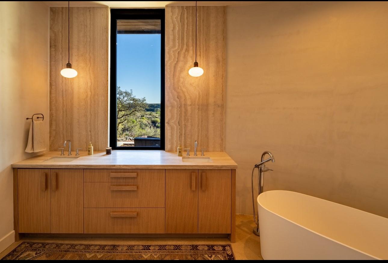 105 Daybreak Lane, Spicewood, TX 78669