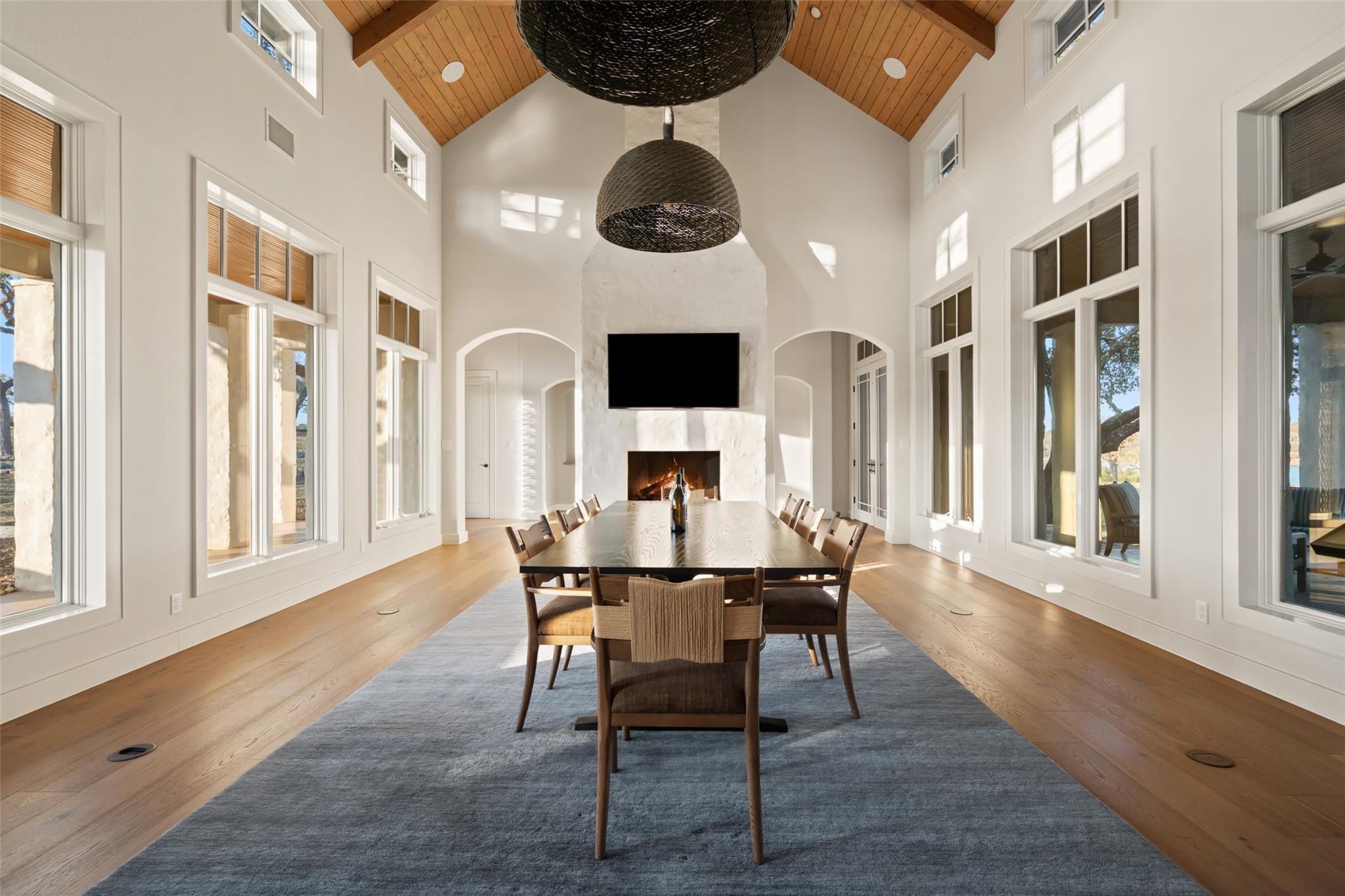 105 Daybreak Lane, Spicewood, TX 78669