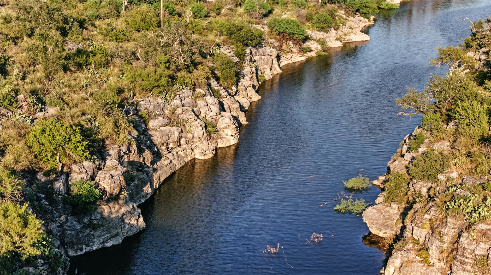 105 Daybreak Lane, Spicewood, TX 78669