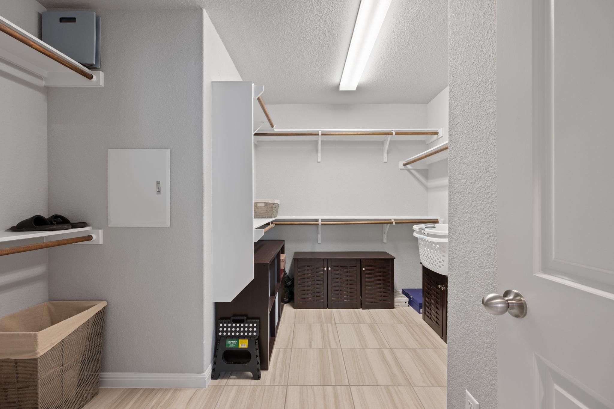 105 W Highfield St, Hutto, TX 78634