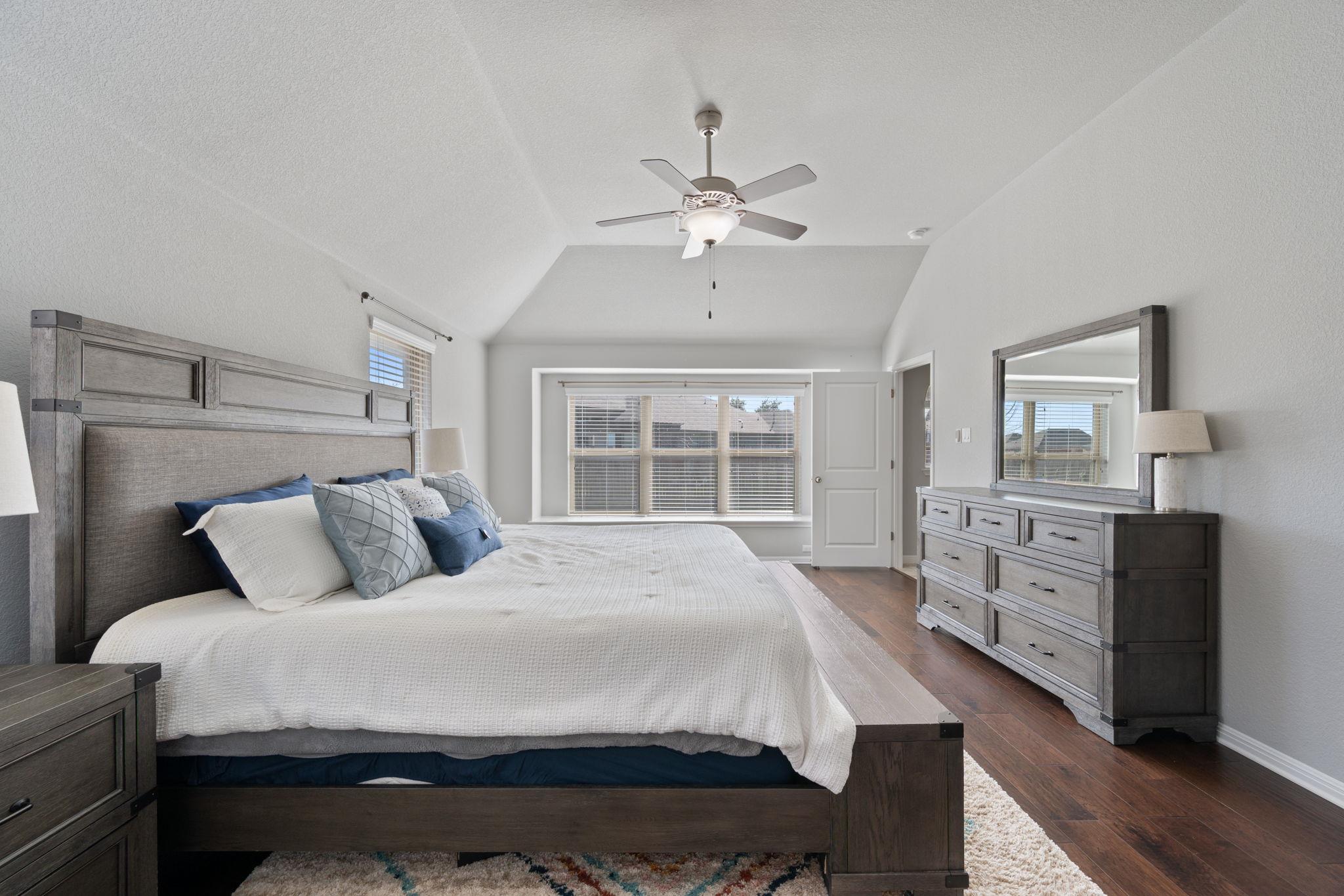 105 W Highfield St, Hutto, TX 78634