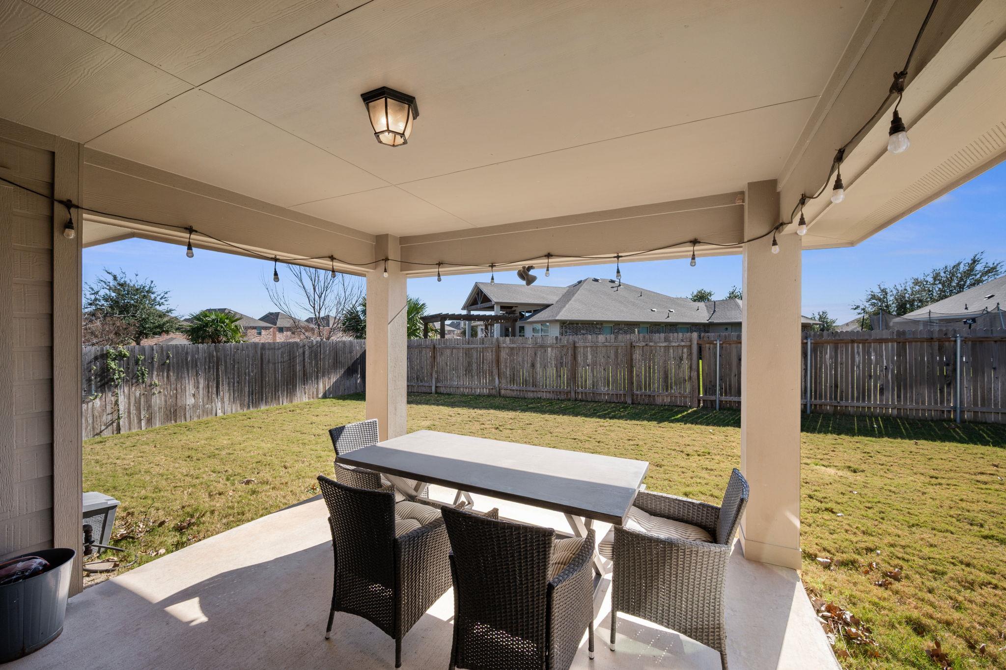 105 W Highfield St, Hutto, TX 78634