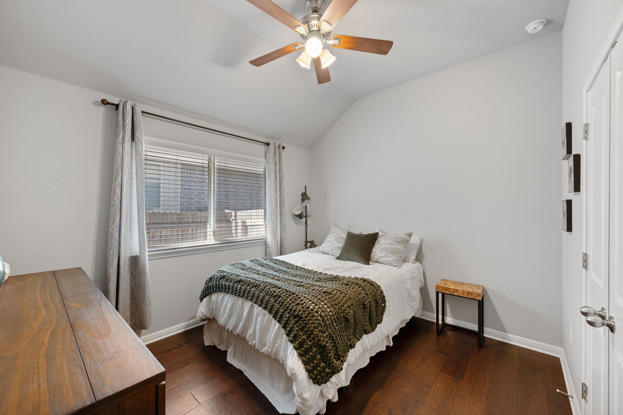 105 W Highfield St, Hutto, TX 78634