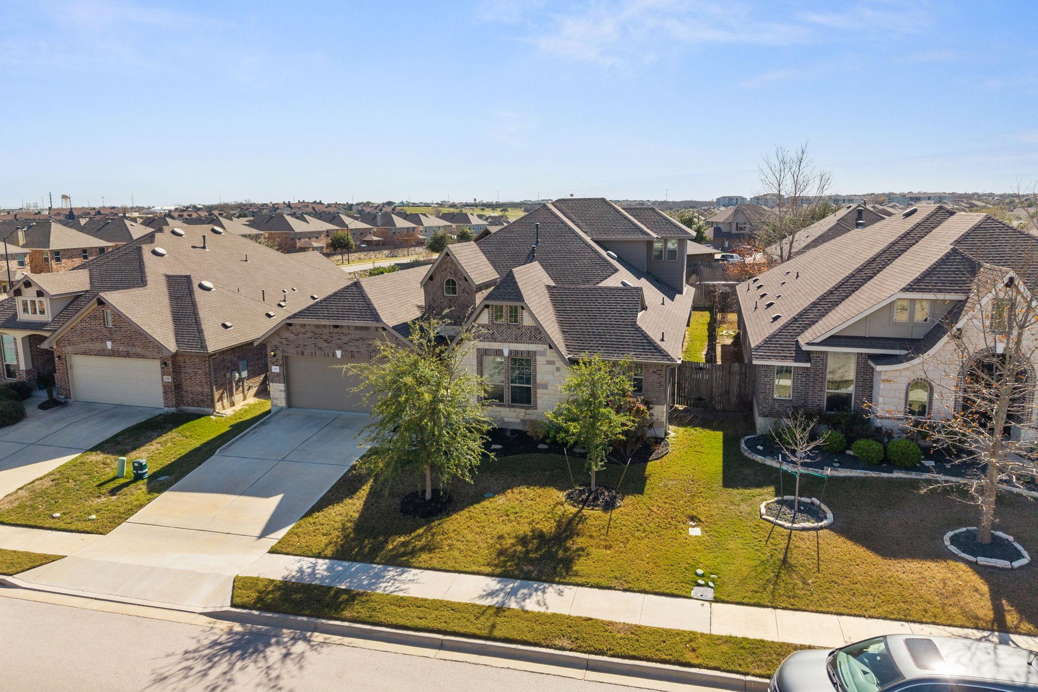 105 W Highfield St, Hutto, TX 78634