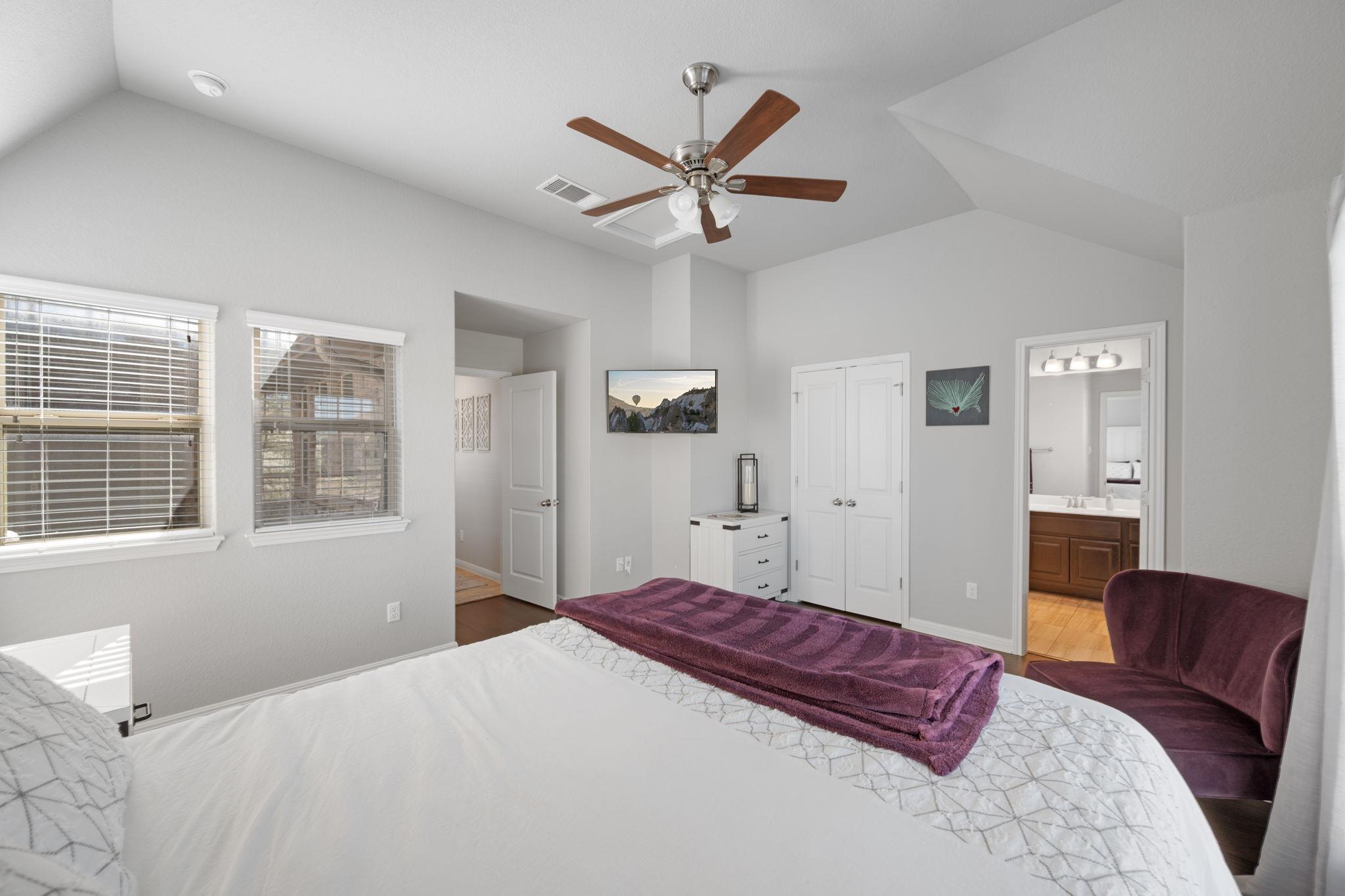 105 W Highfield St, Hutto, TX 78634