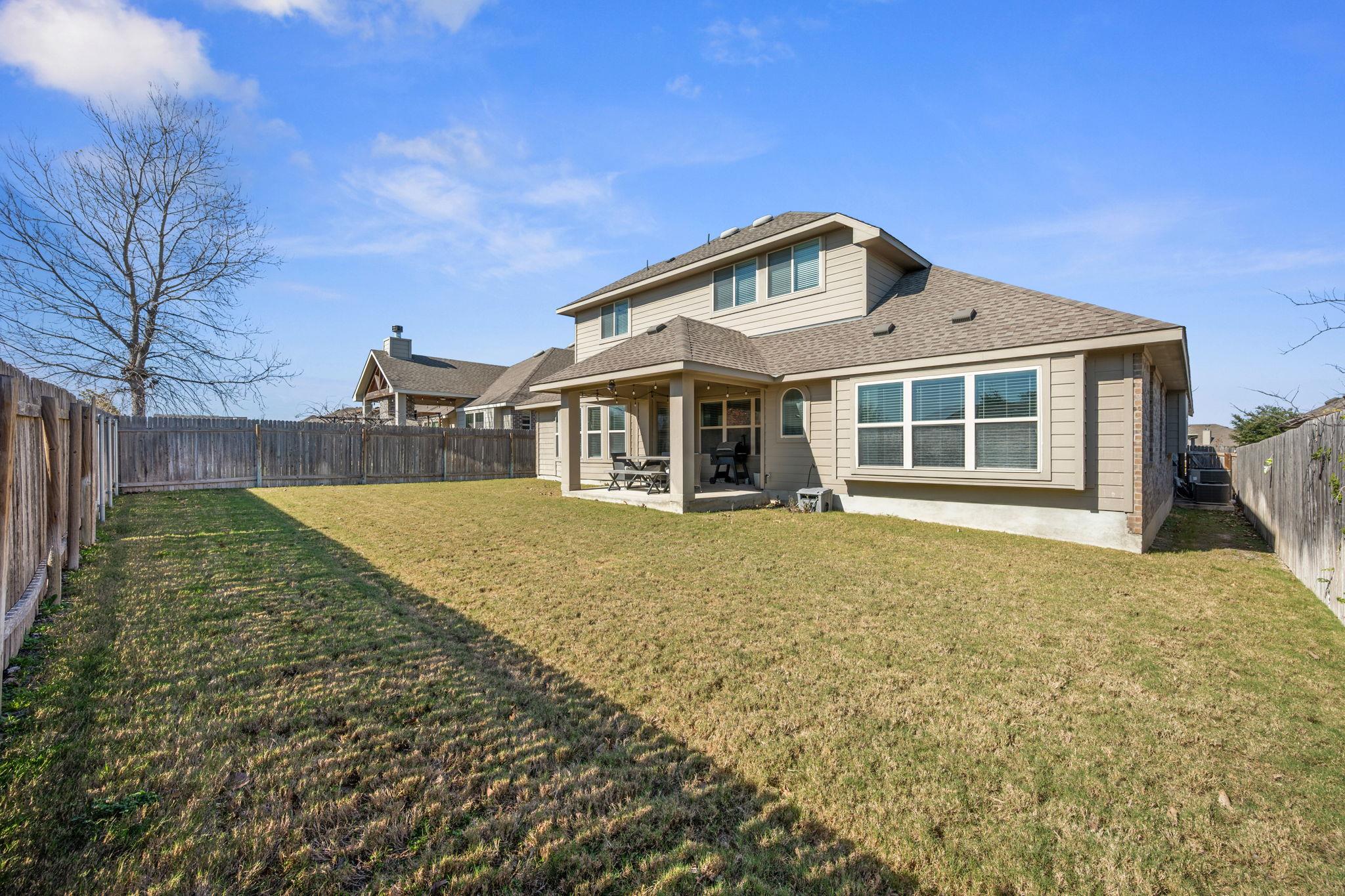 105 W Highfield St, Hutto, TX 78634