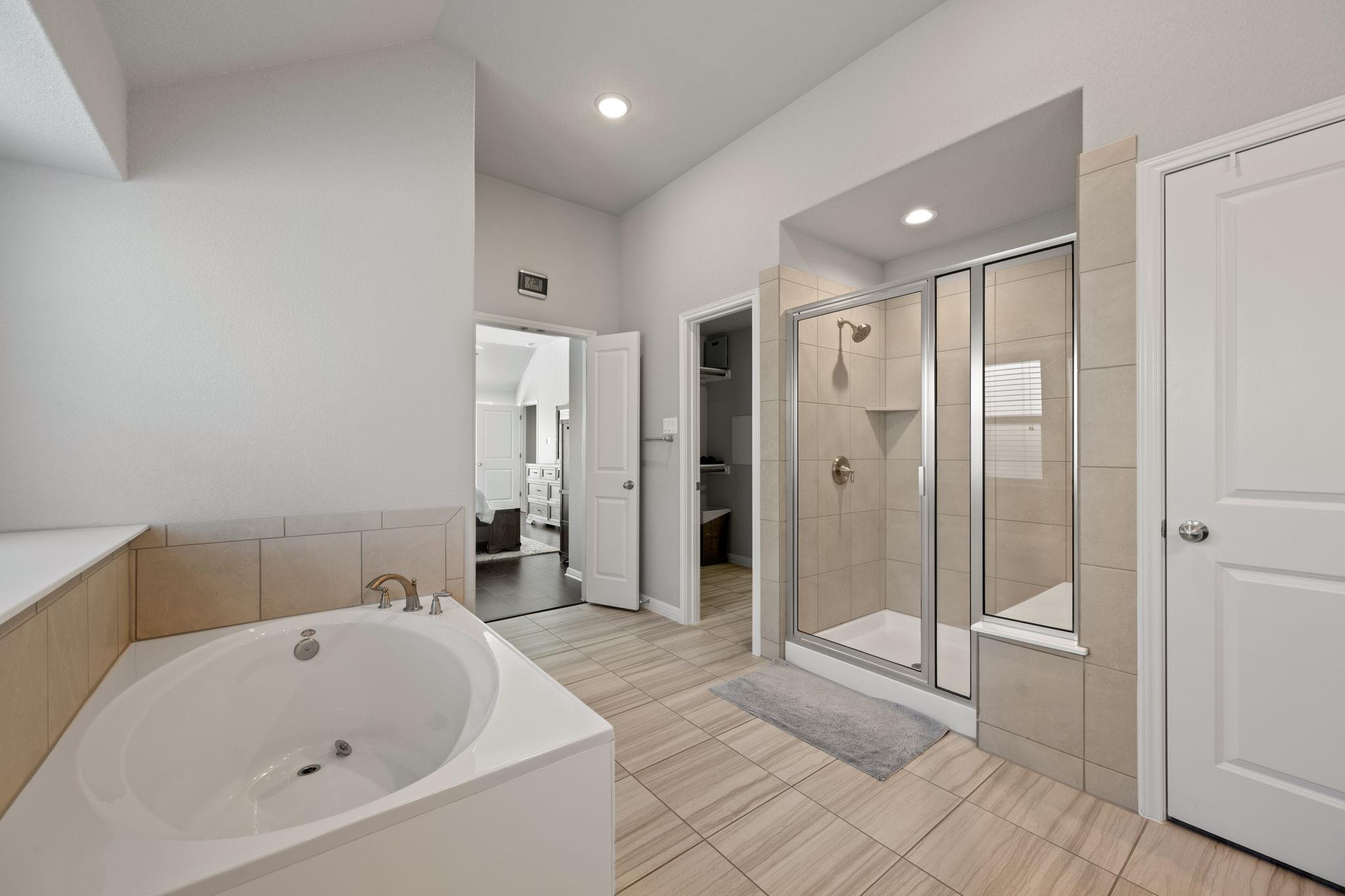 105 W Highfield St, Hutto, TX 78634