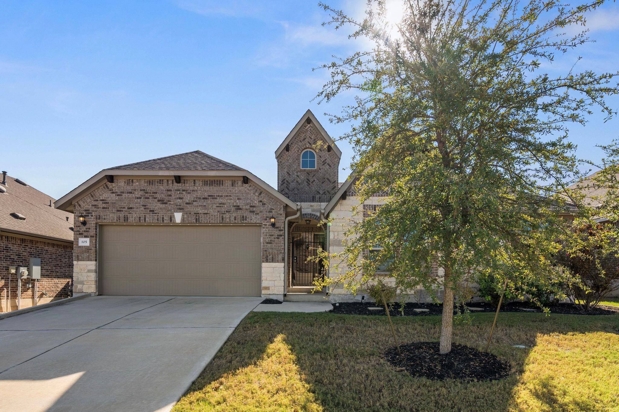 105 W Highfield St, Hutto, TX 78634