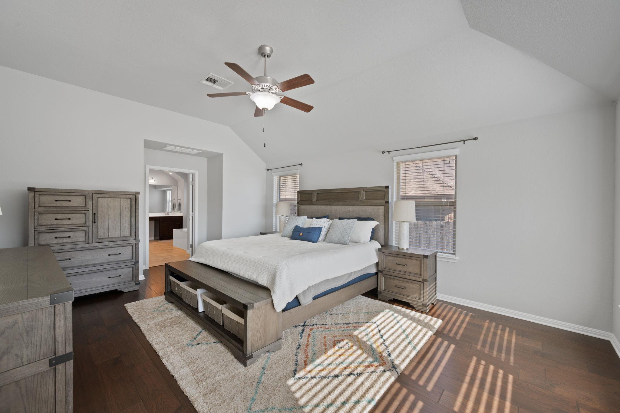 105 W Highfield St, Hutto, TX 78634