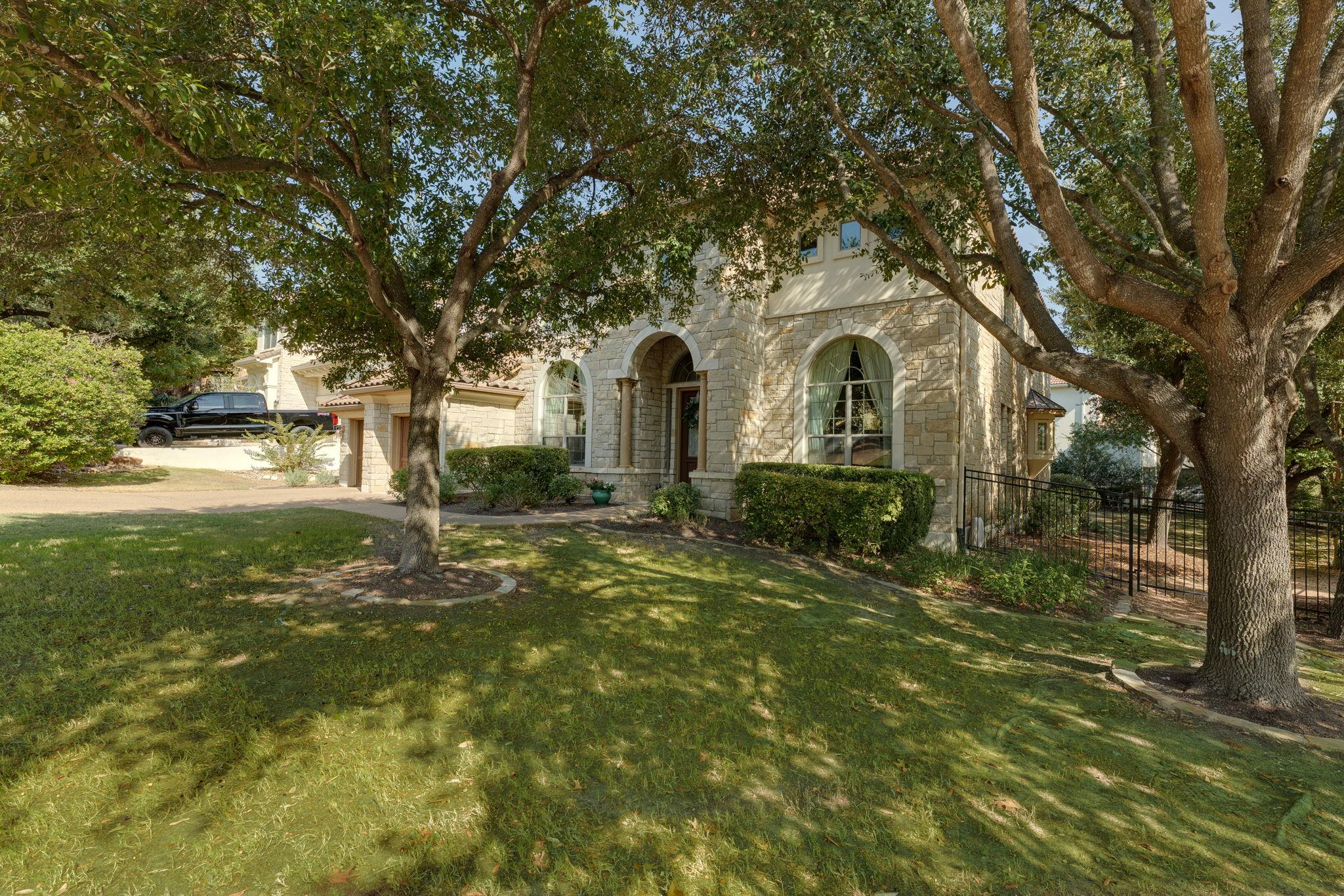 2401 Hunters Green Ct, Austin, TX 78732