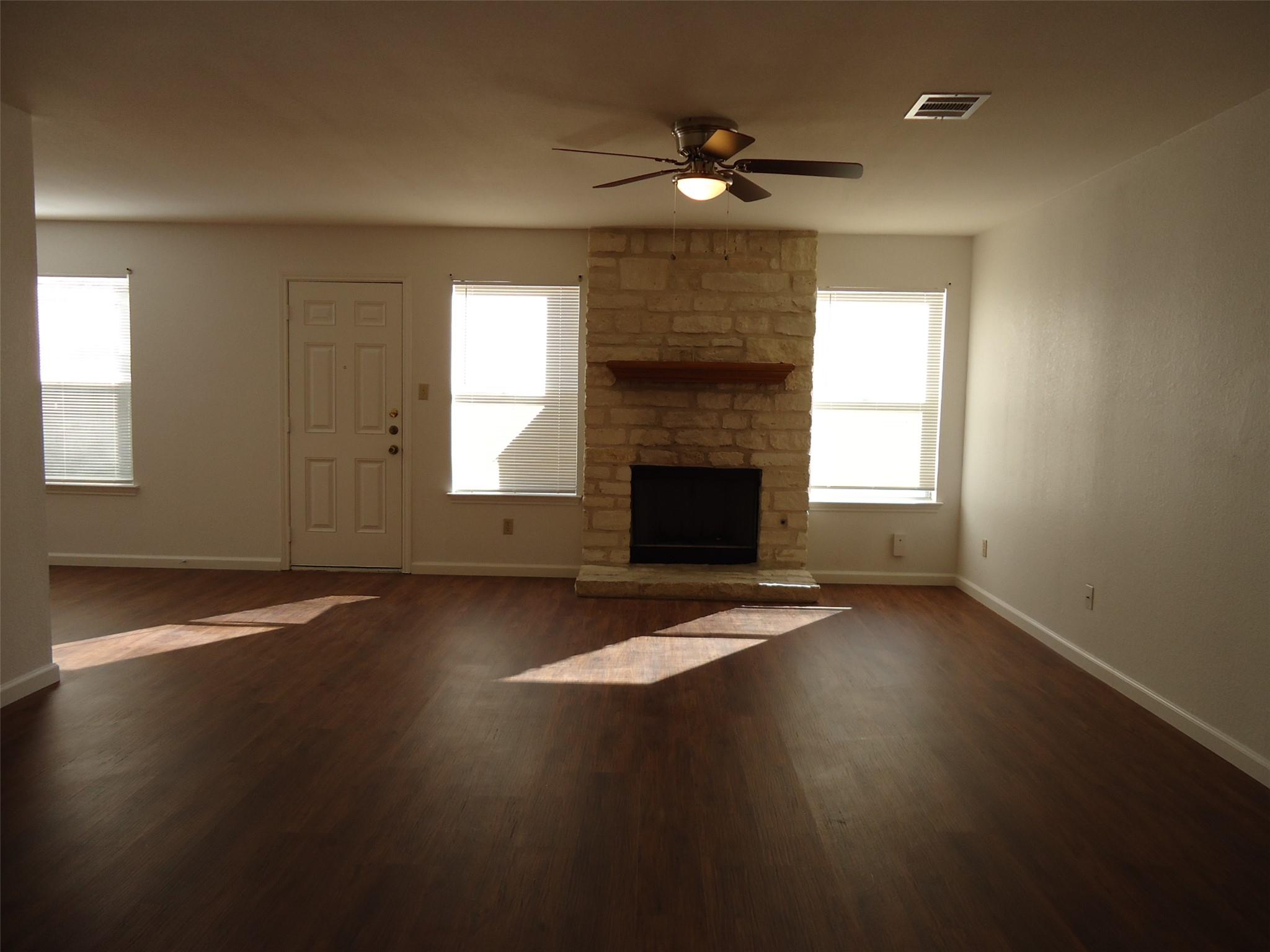 811 CRIEFF CROSS Dr, Pflugerville, TX 78660