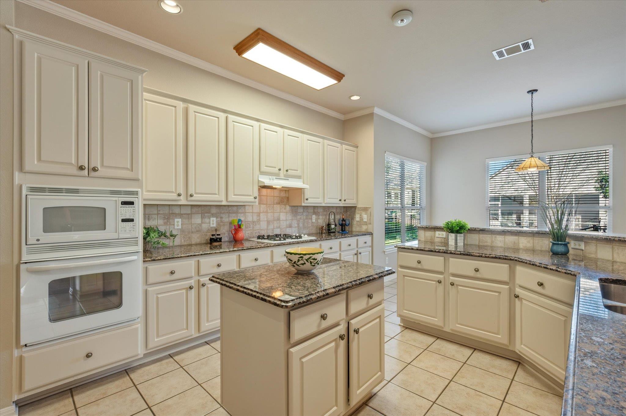 114 Whippoorwill Way, Georgetown, TX 78633