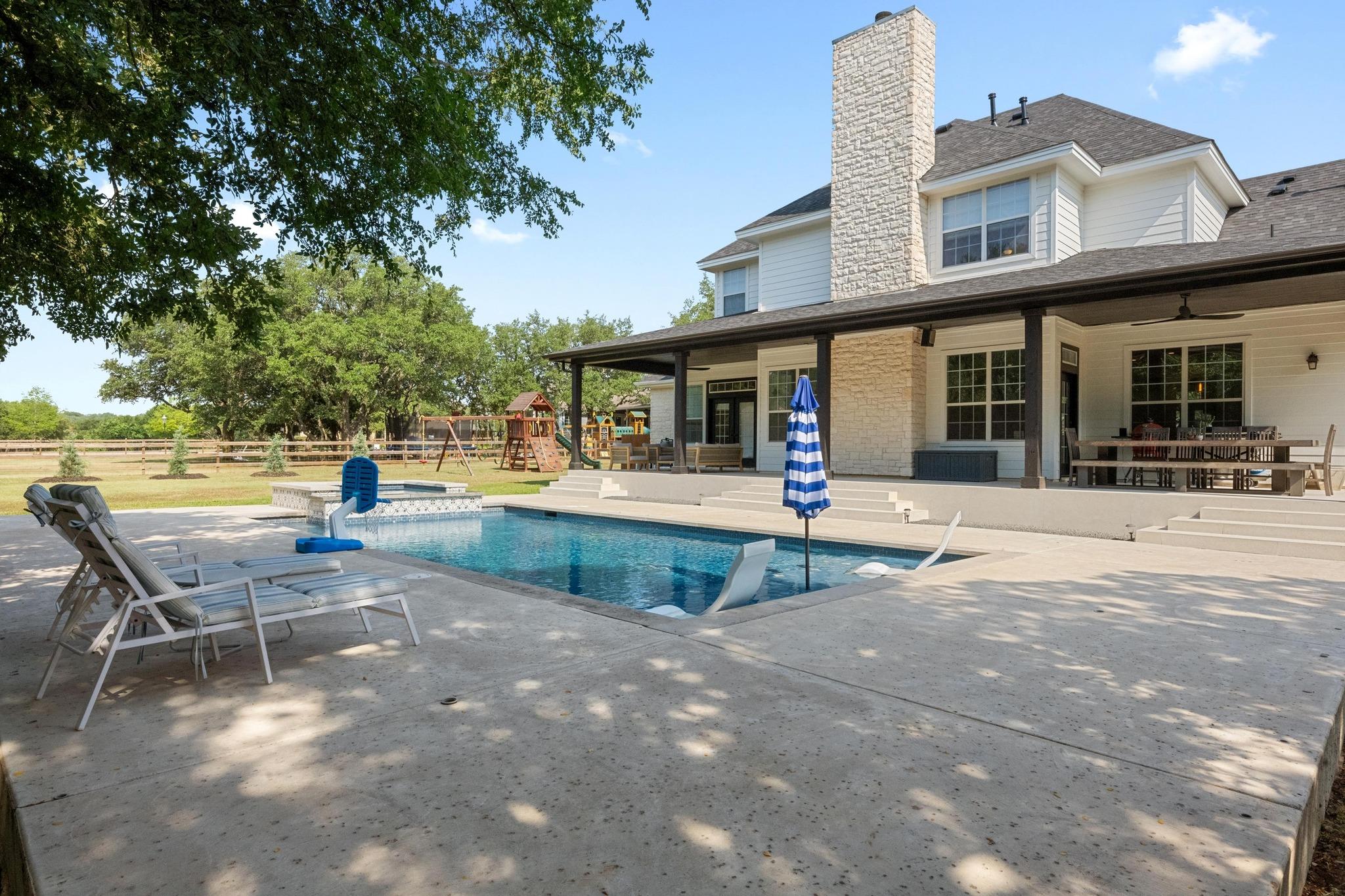 140 Vincas Shadow Ct, Driftwood, TX 78619