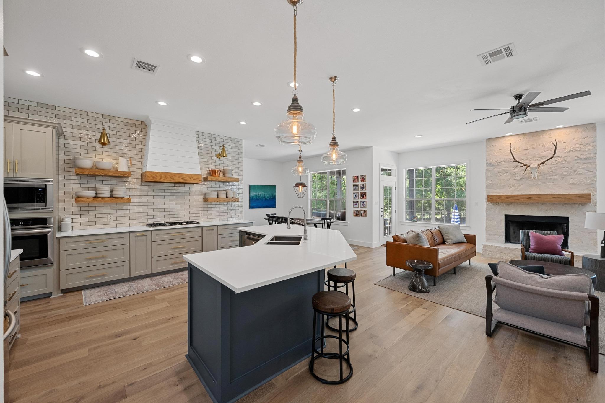 140 Vincas Shadow Ct, Driftwood, TX 78619