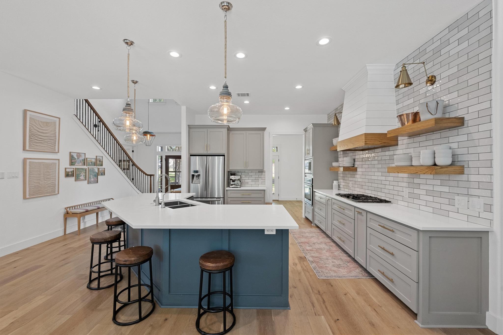 140 Vincas Shadow Ct, Driftwood, TX 78619