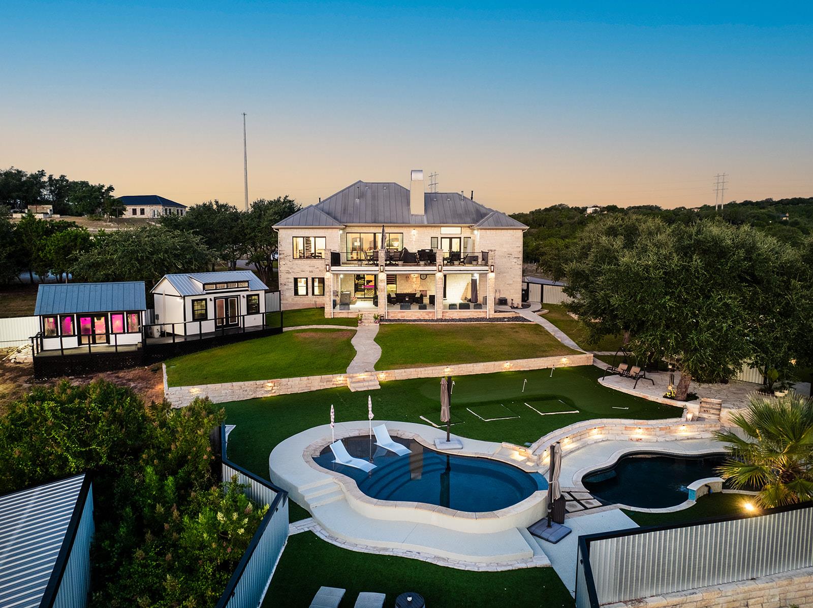 20516 Queen Bee Ln, Spicewood, TX 78669