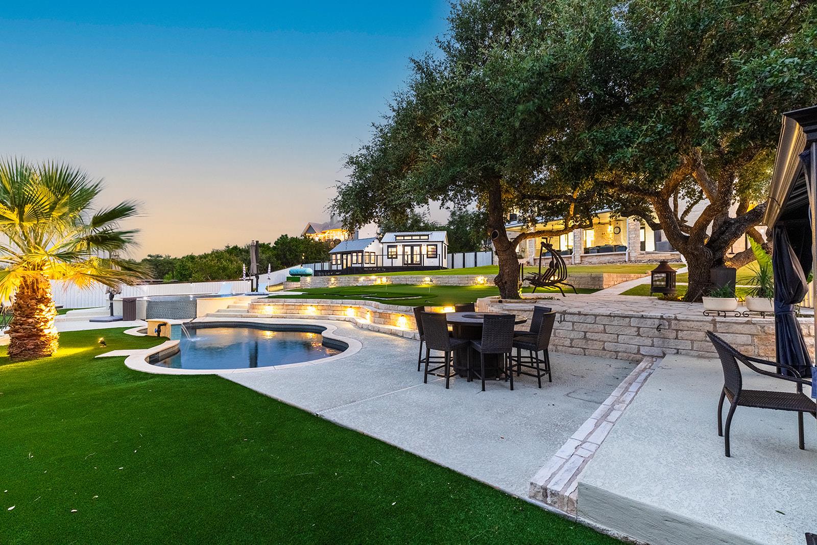 20516 Queen Bee Ln, Spicewood, TX 78669