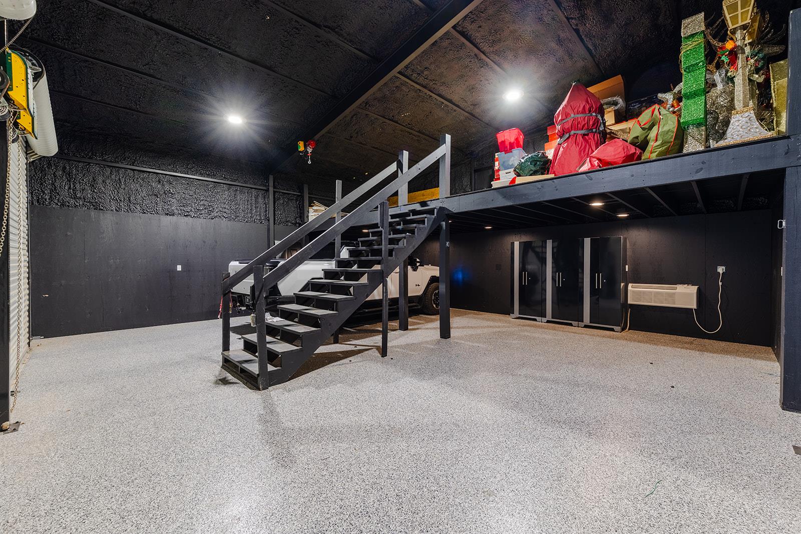 20516 Queen Bee Ln, Spicewood, TX 78669